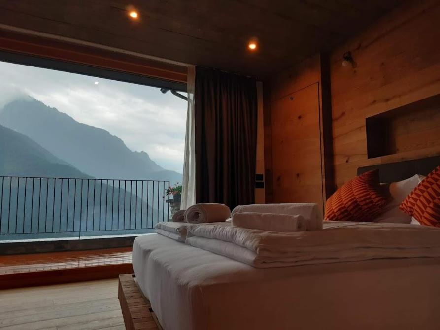 Deluxe Triple Room with Mountain view photo 3