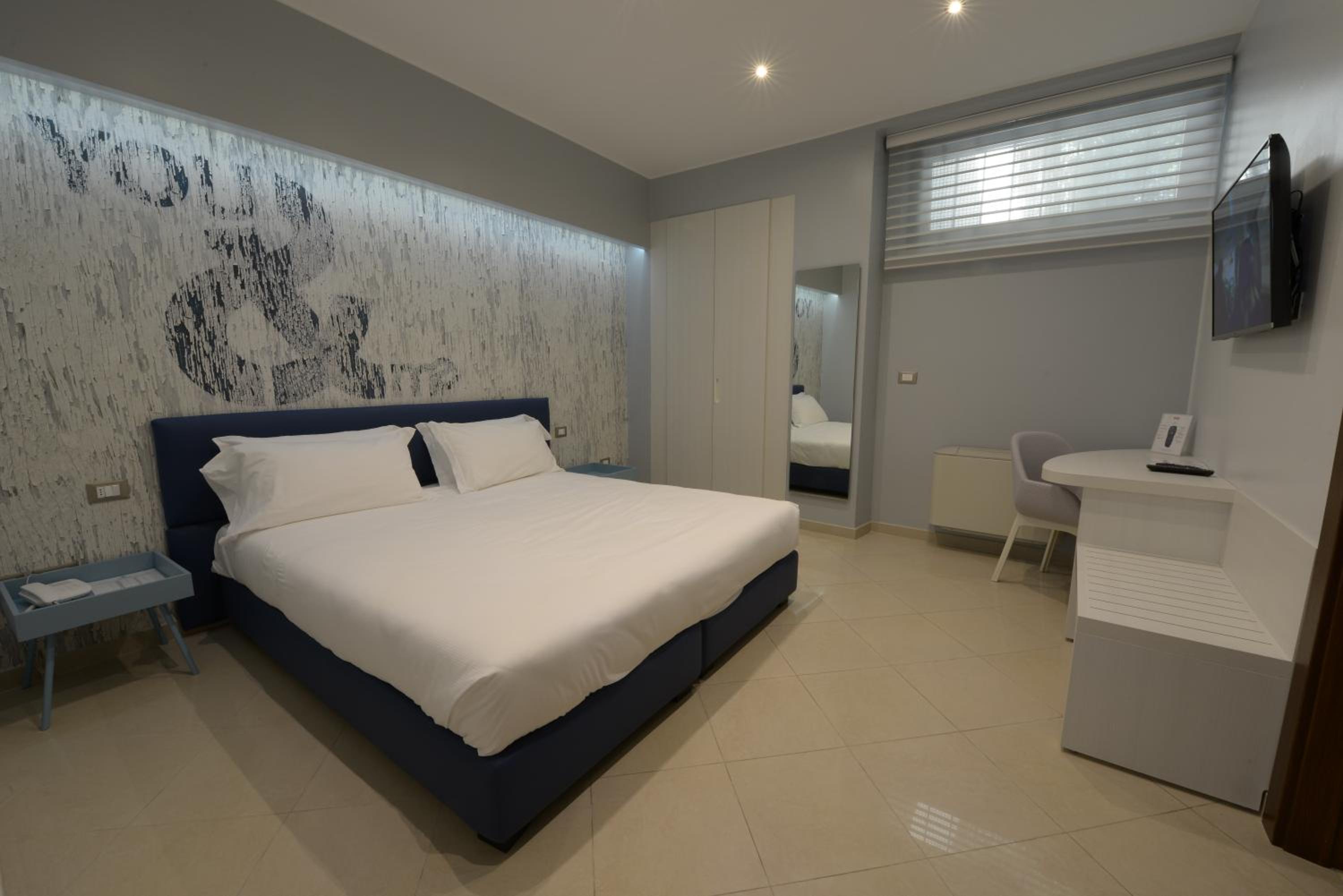 Standard Double or Twin Room photo 3