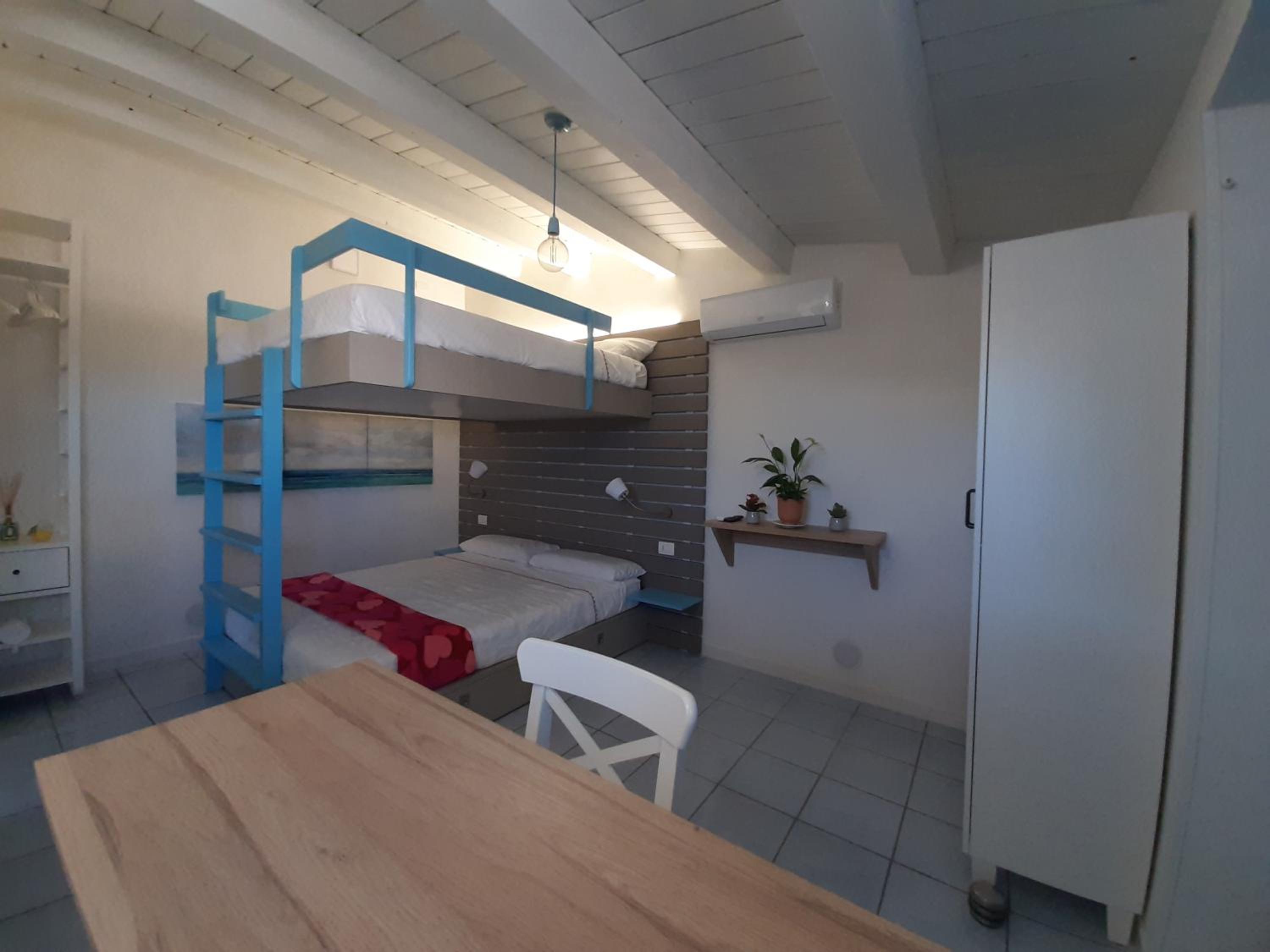 One-Bedroom House photo 1