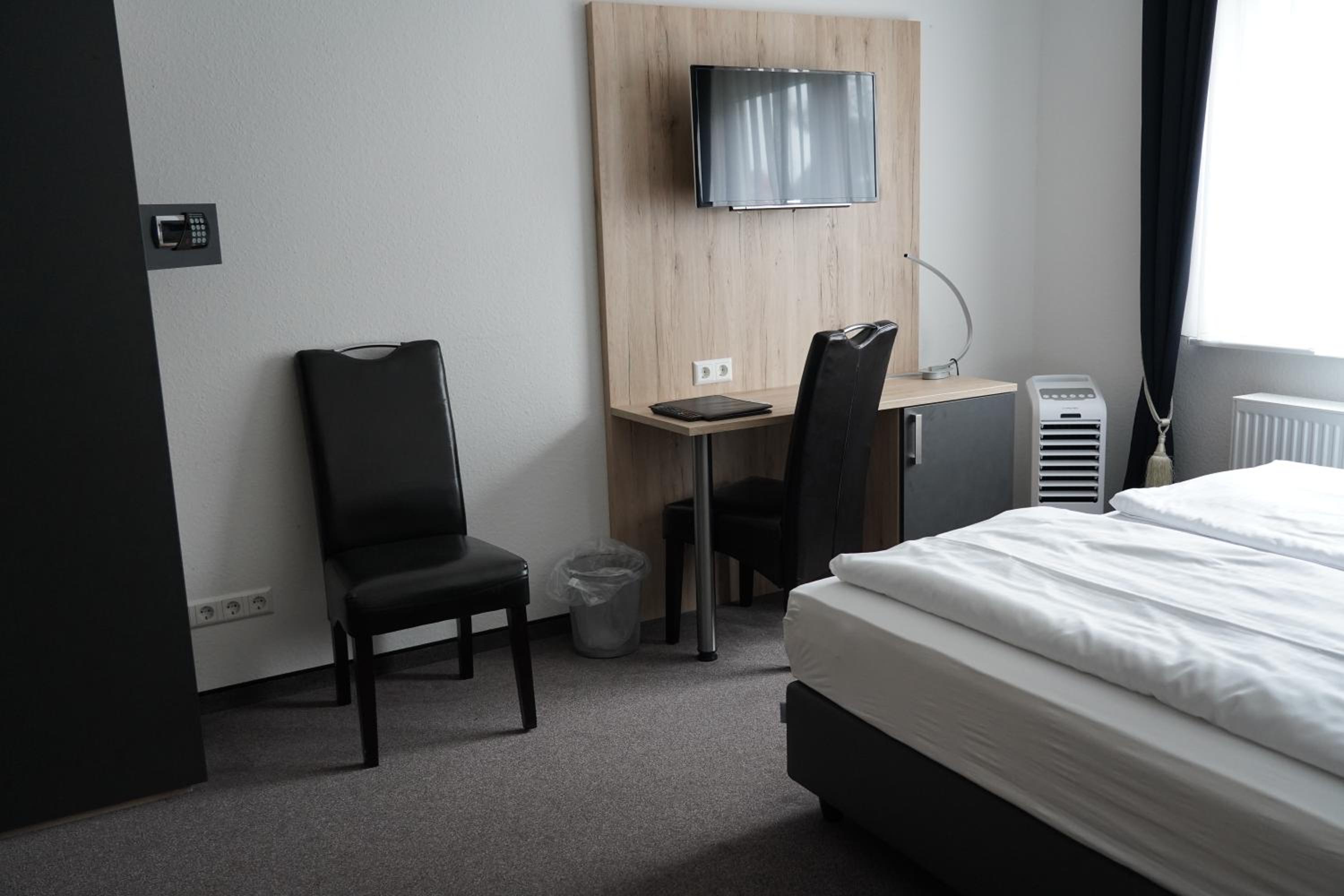 Superior King Room - Photo 4