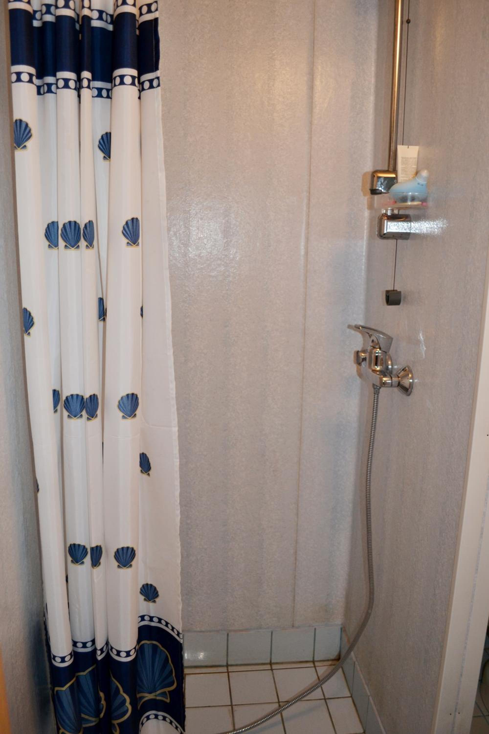 Double Room - Photo 10