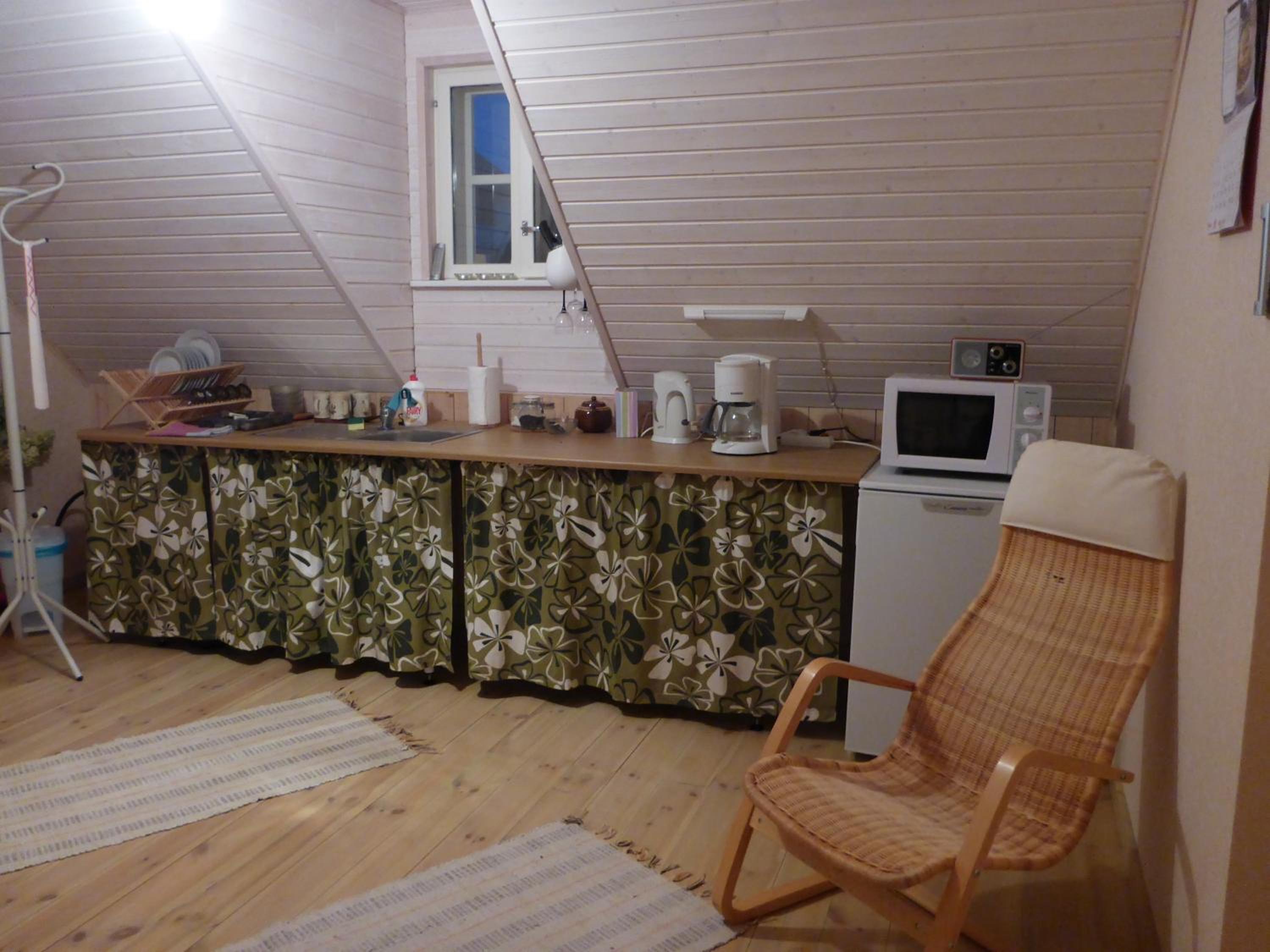 Family Room - Photo 16