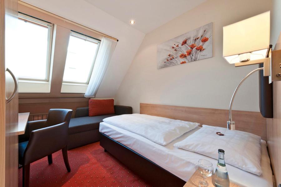 Standard Single Room photo 2