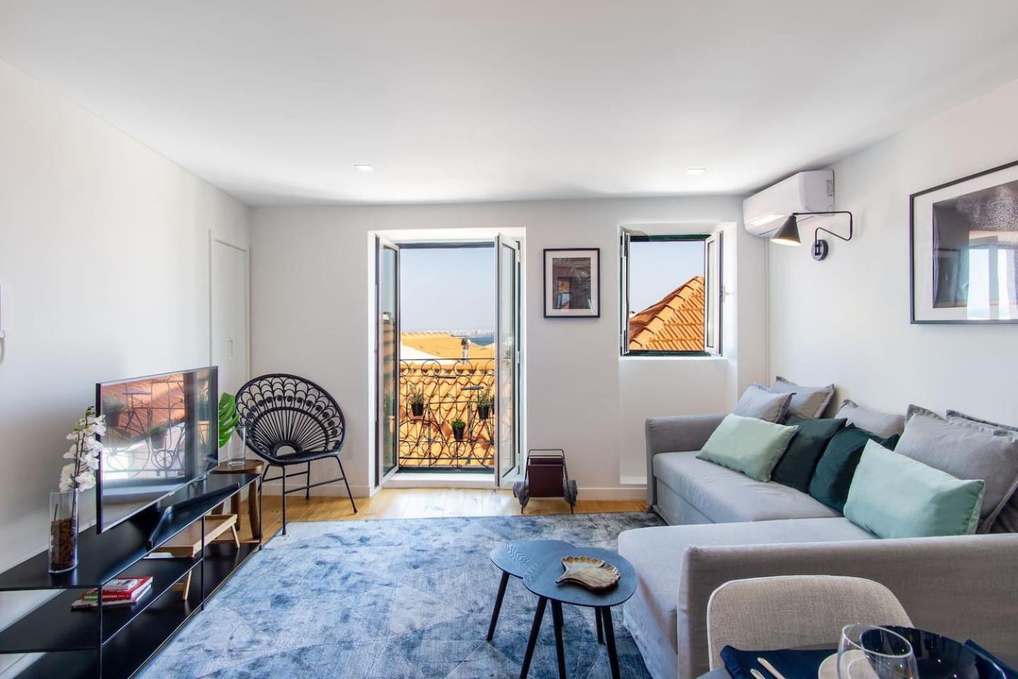 One-Bedroom Apartment - Photo 1