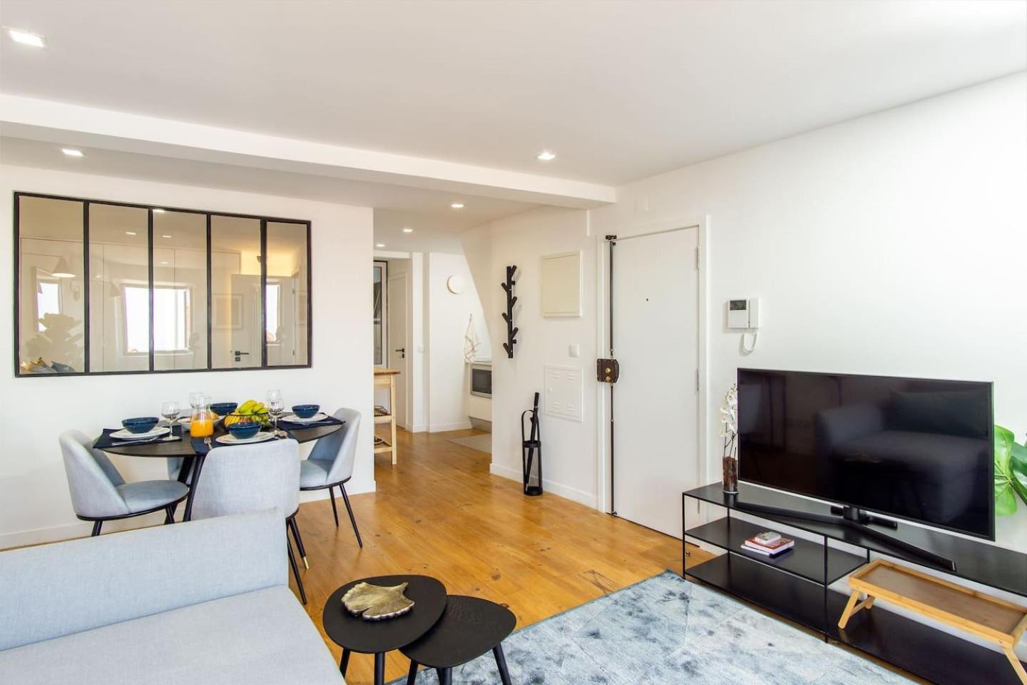 One-Bedroom Apartment - Photo 18