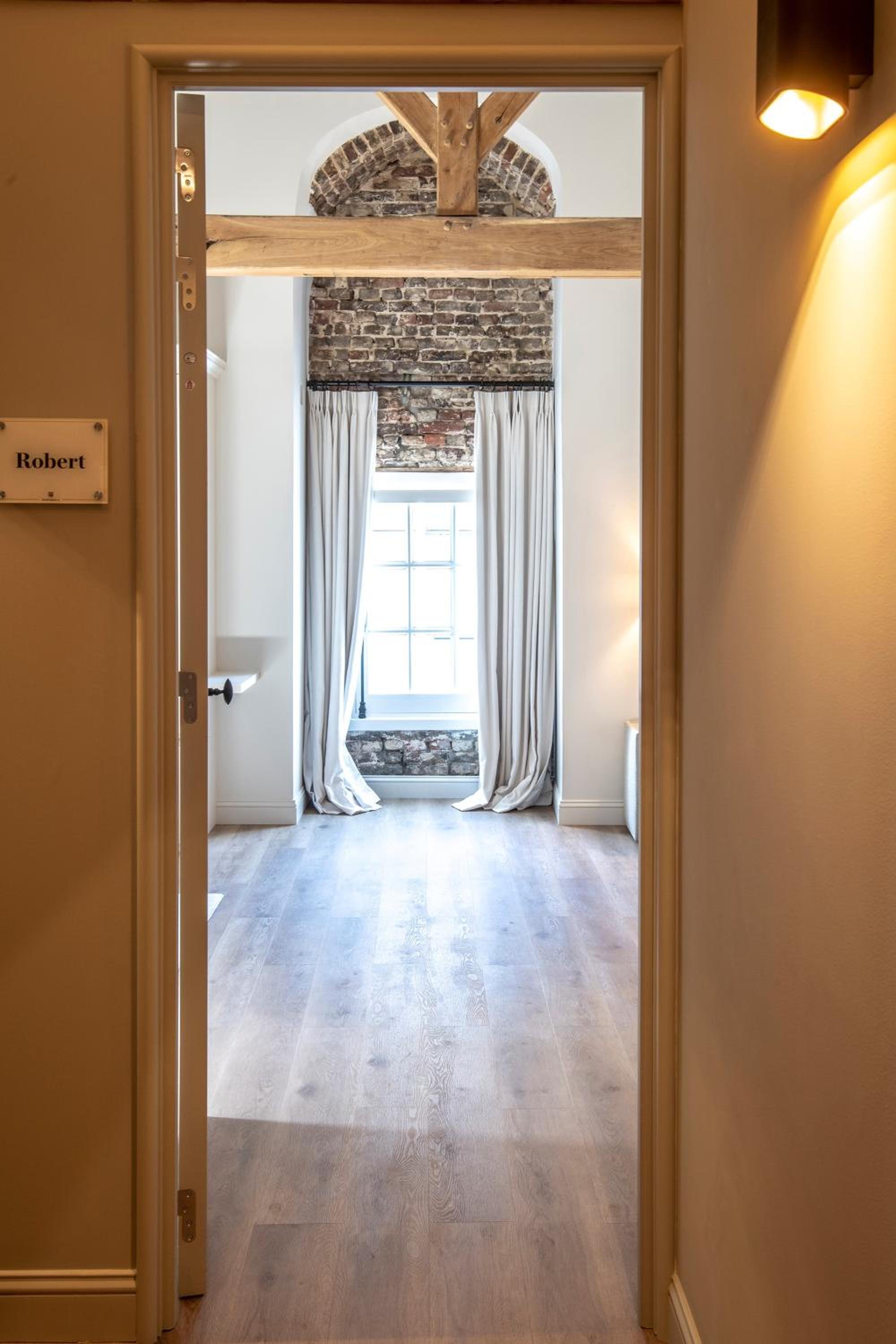 Deluxe Double Room with Shower photo 2