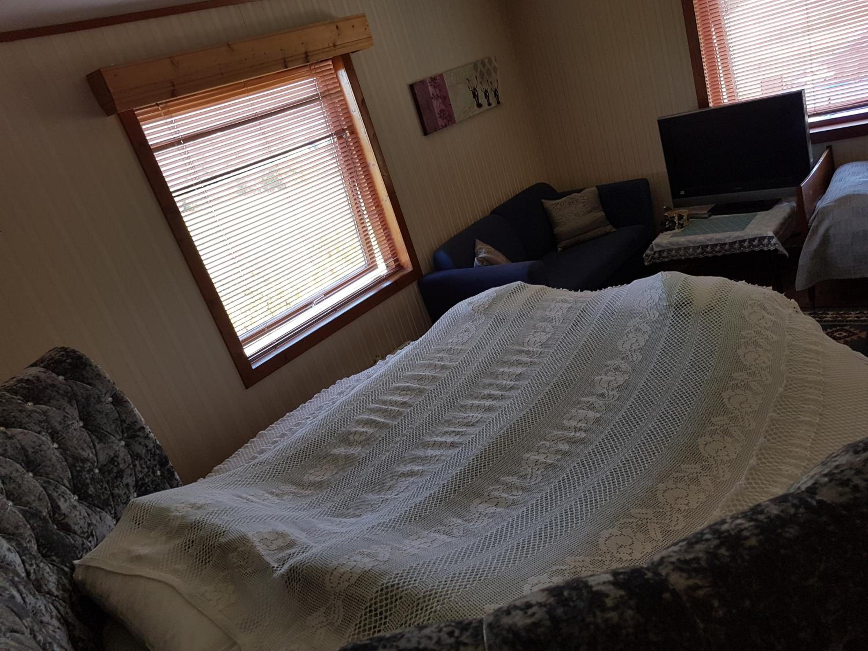 Basic Triple Room with Shared Bathroom photo 1
