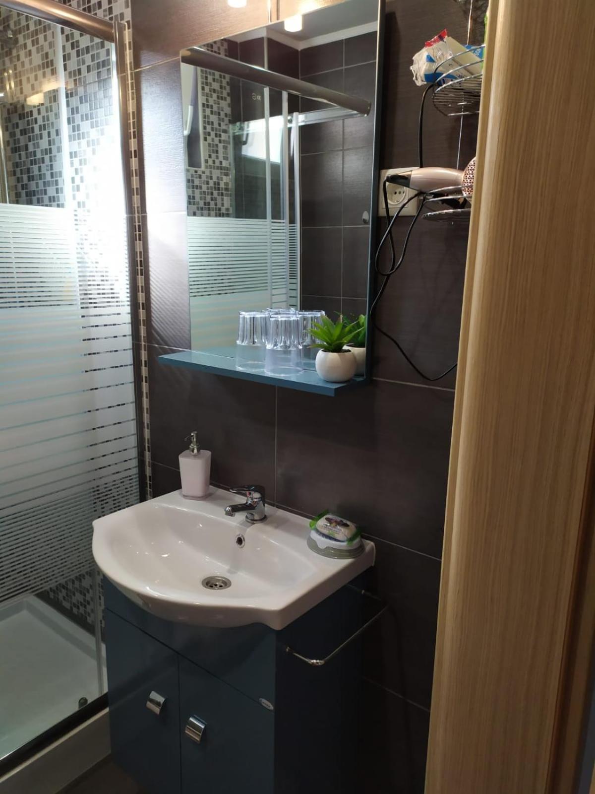 One-Bedroom Apartment - Photo 11