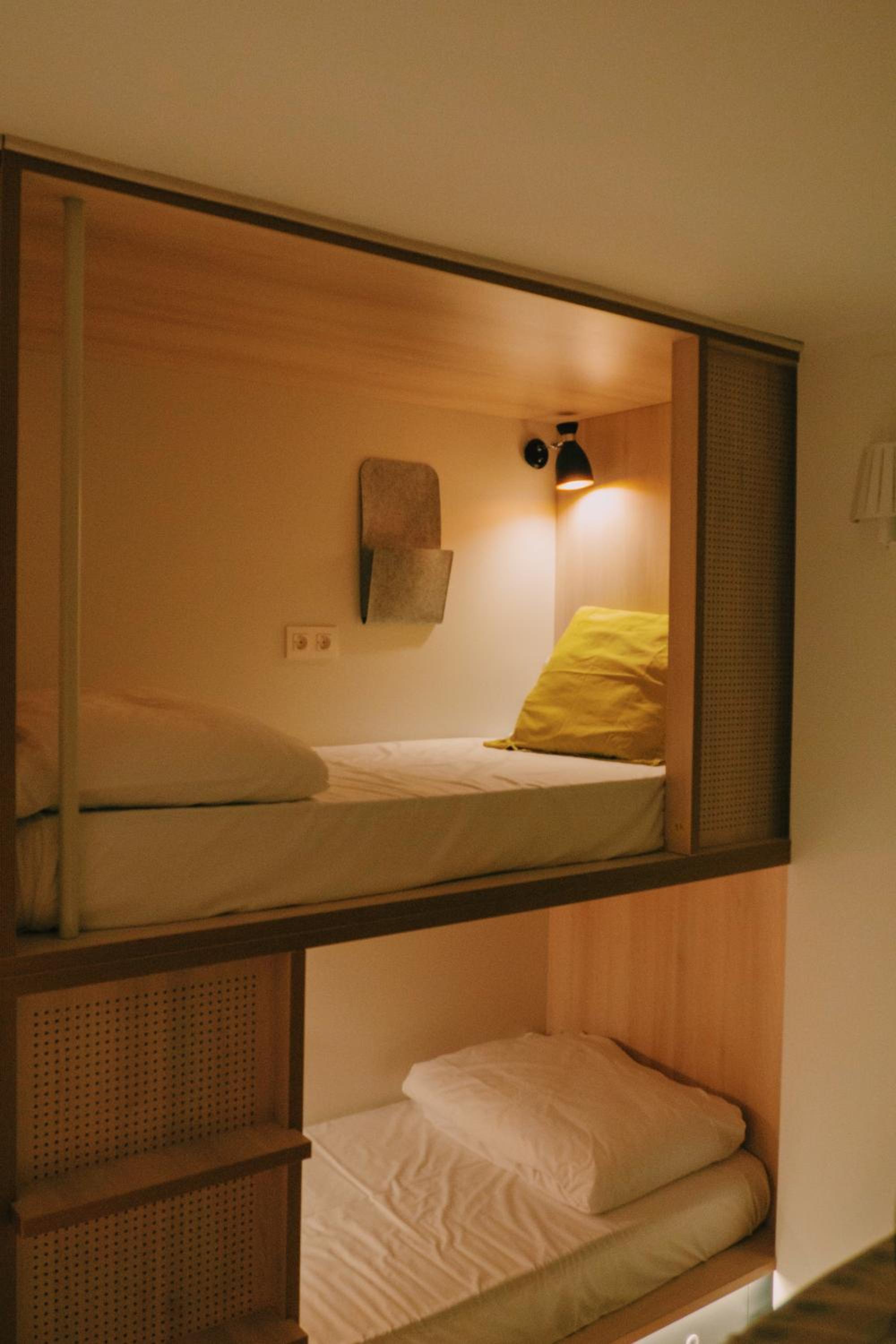 Cama en Habitación Compartida Mixta de 6 Camas