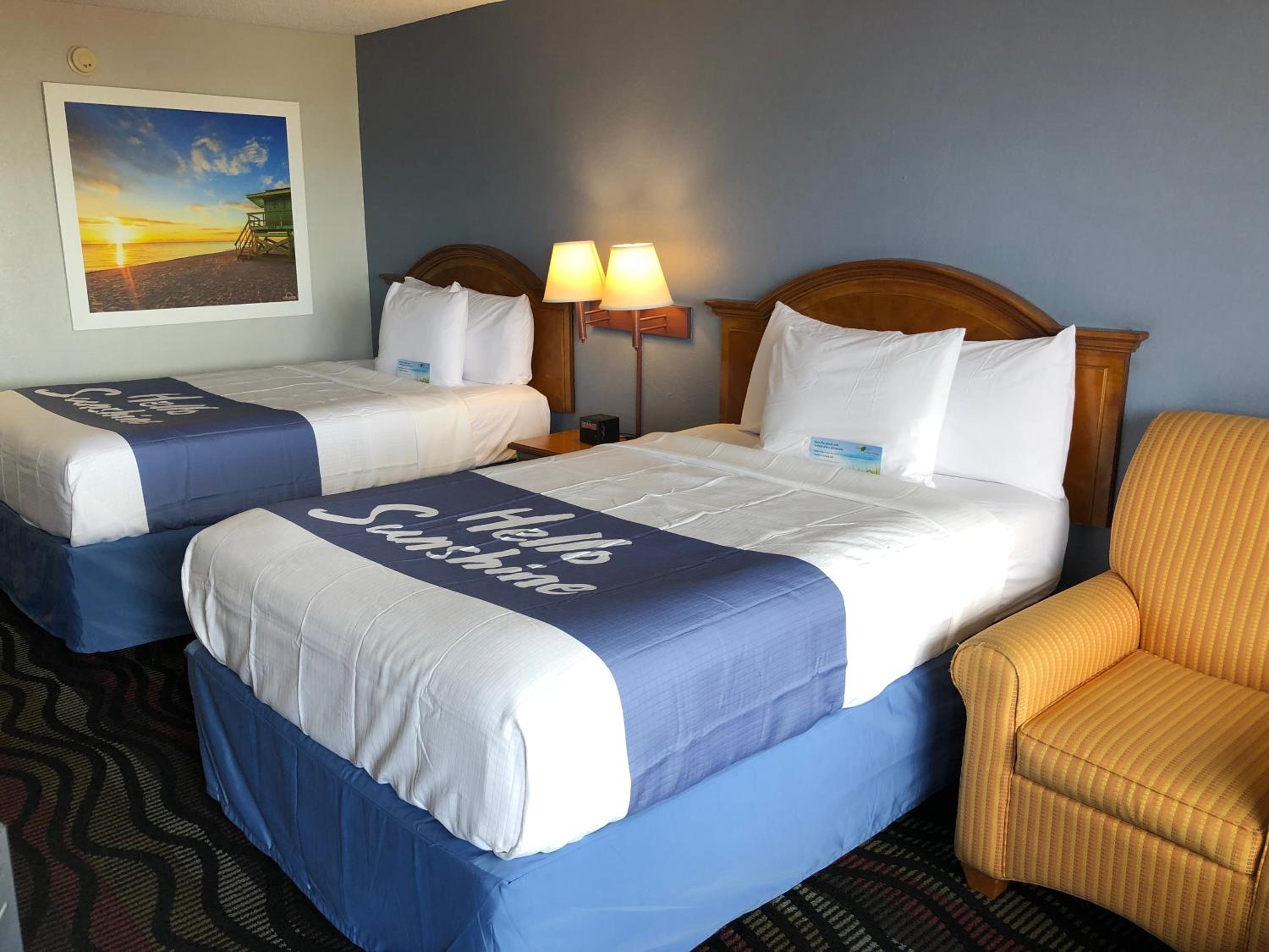 Double Room with Two Double Beds - Smoking photo 1