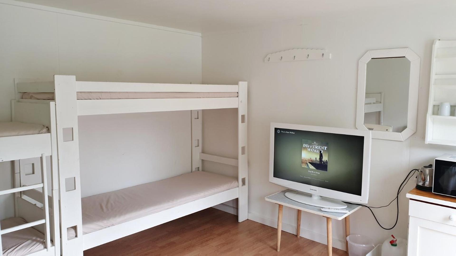 Cabin with 4 beds photo 2