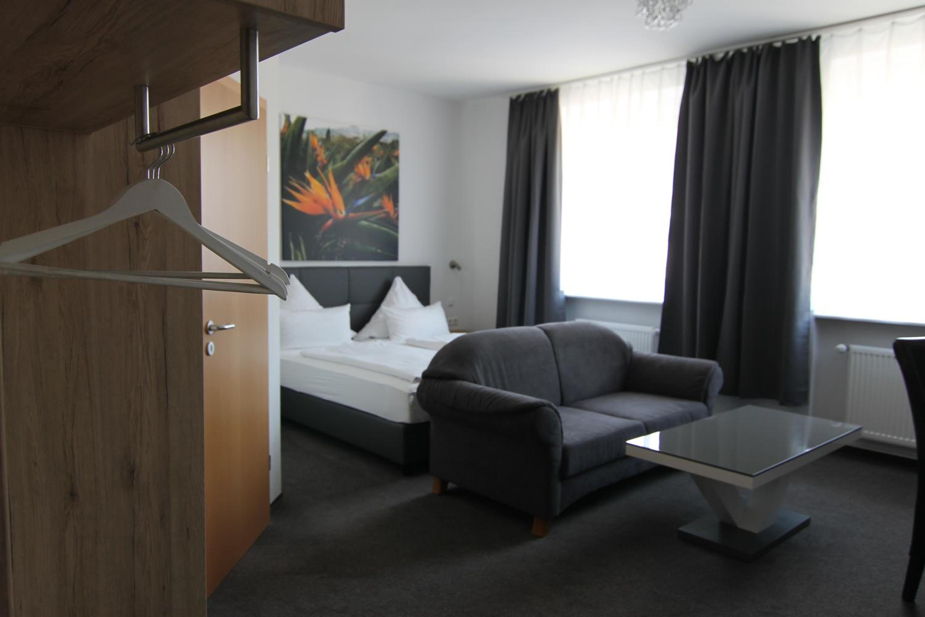 Deluxe King Suite - Photo 1