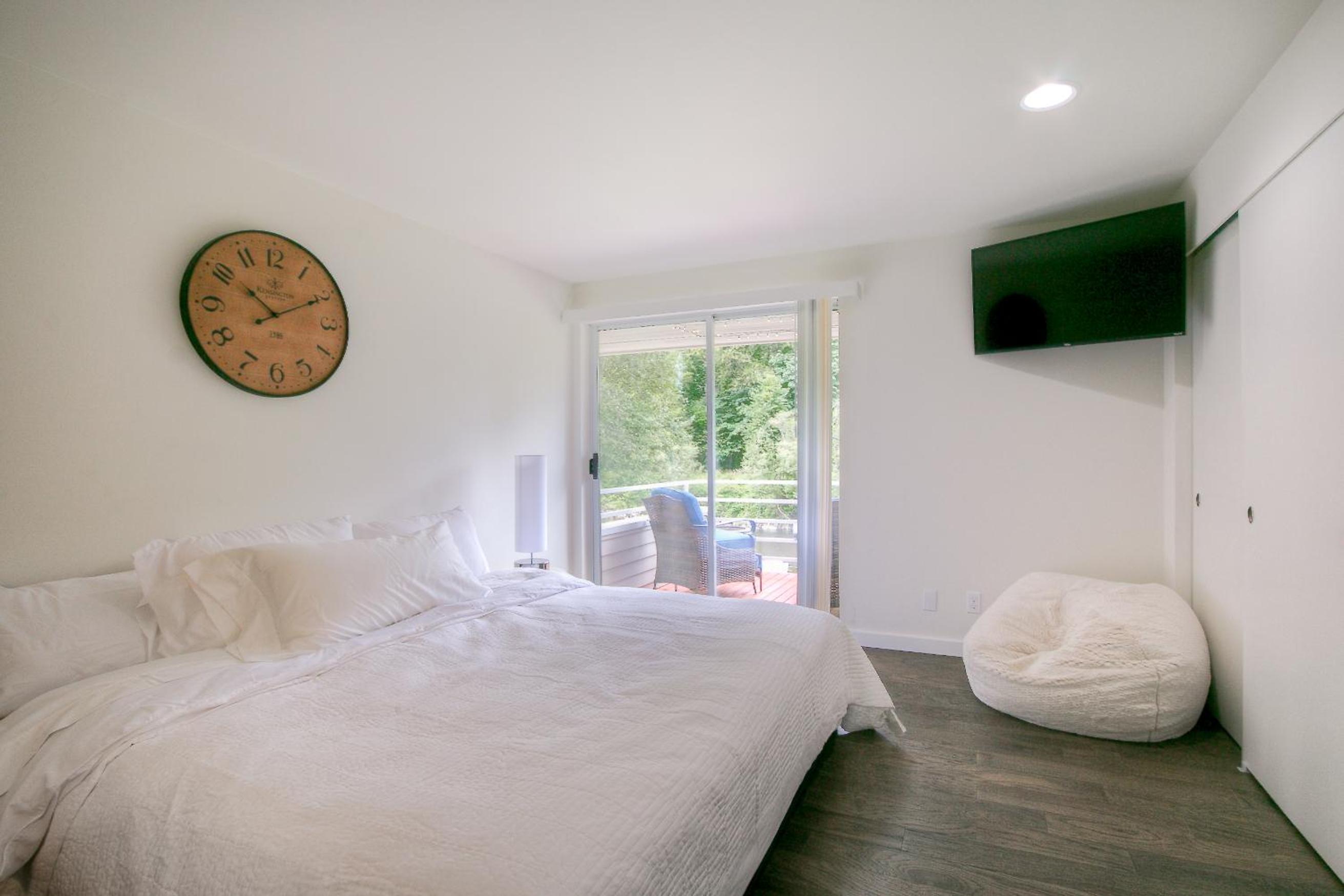 Two-Bedroom Townhouse - Photo 30