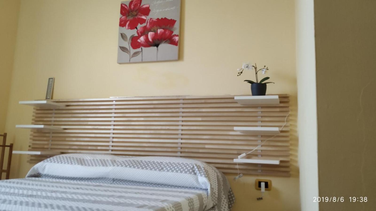 One-Bedroom House - Photo 21