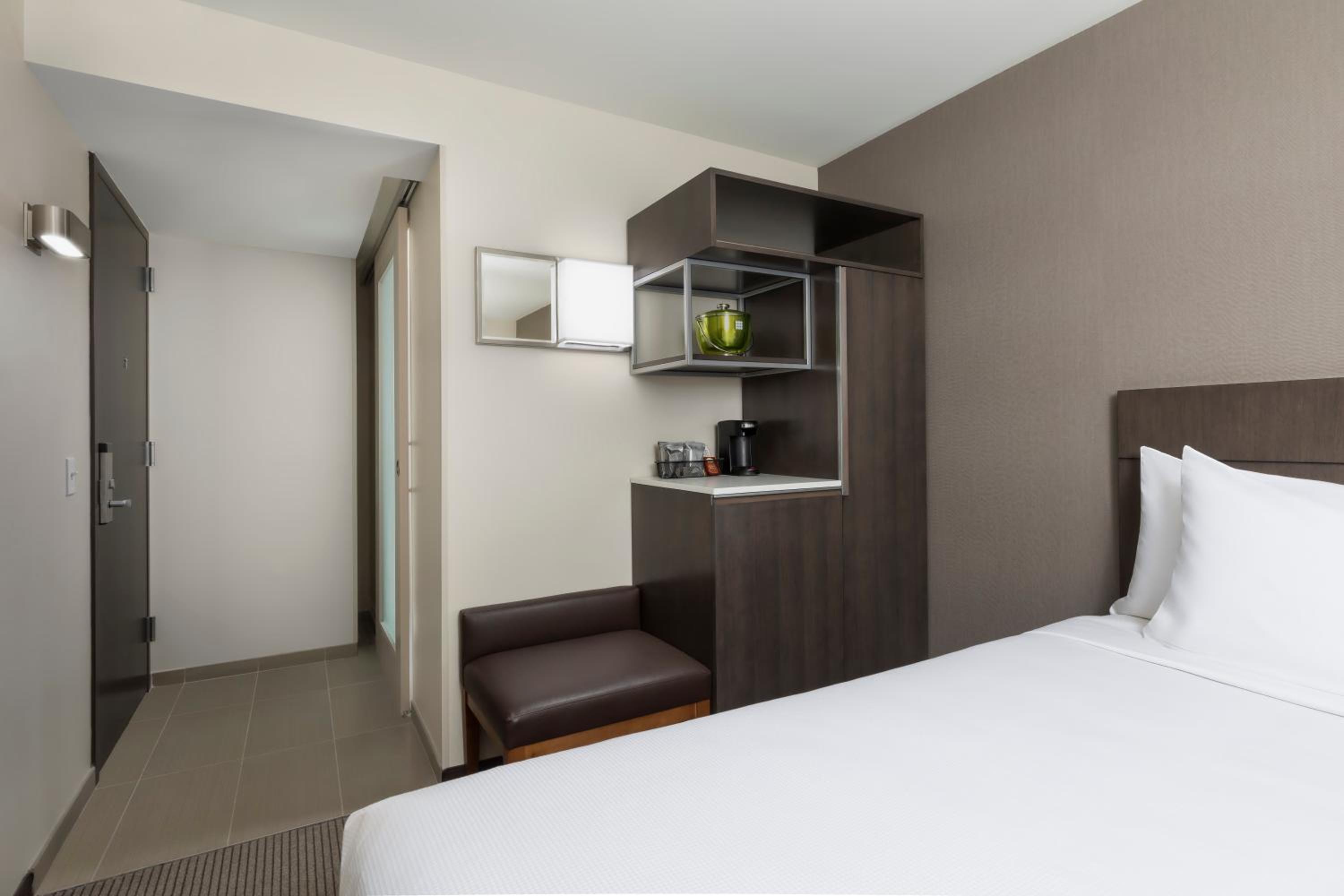 Double Room with Two Double Beds - High Floor