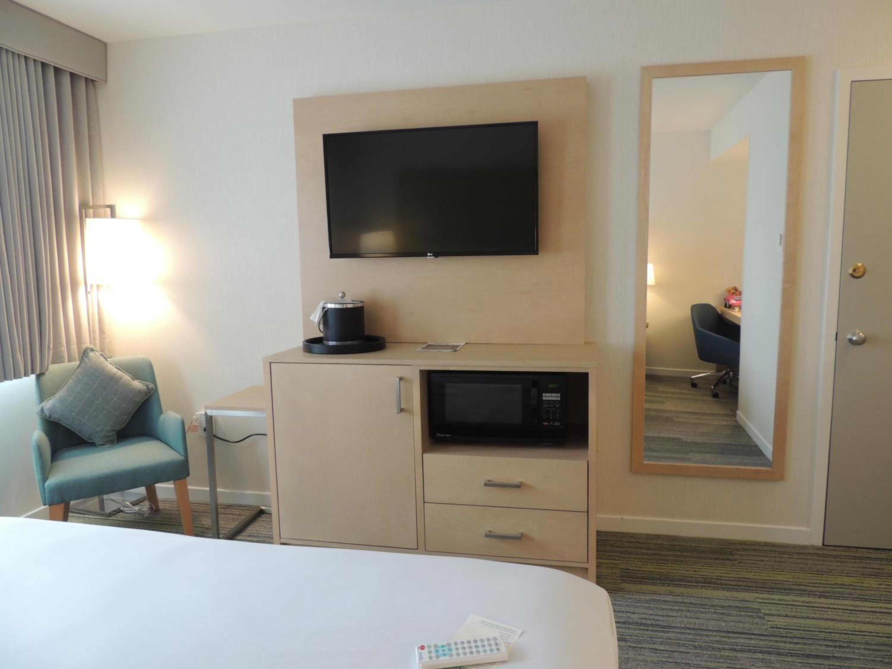 Junior Suite with Two Queen Beds - Photo 3