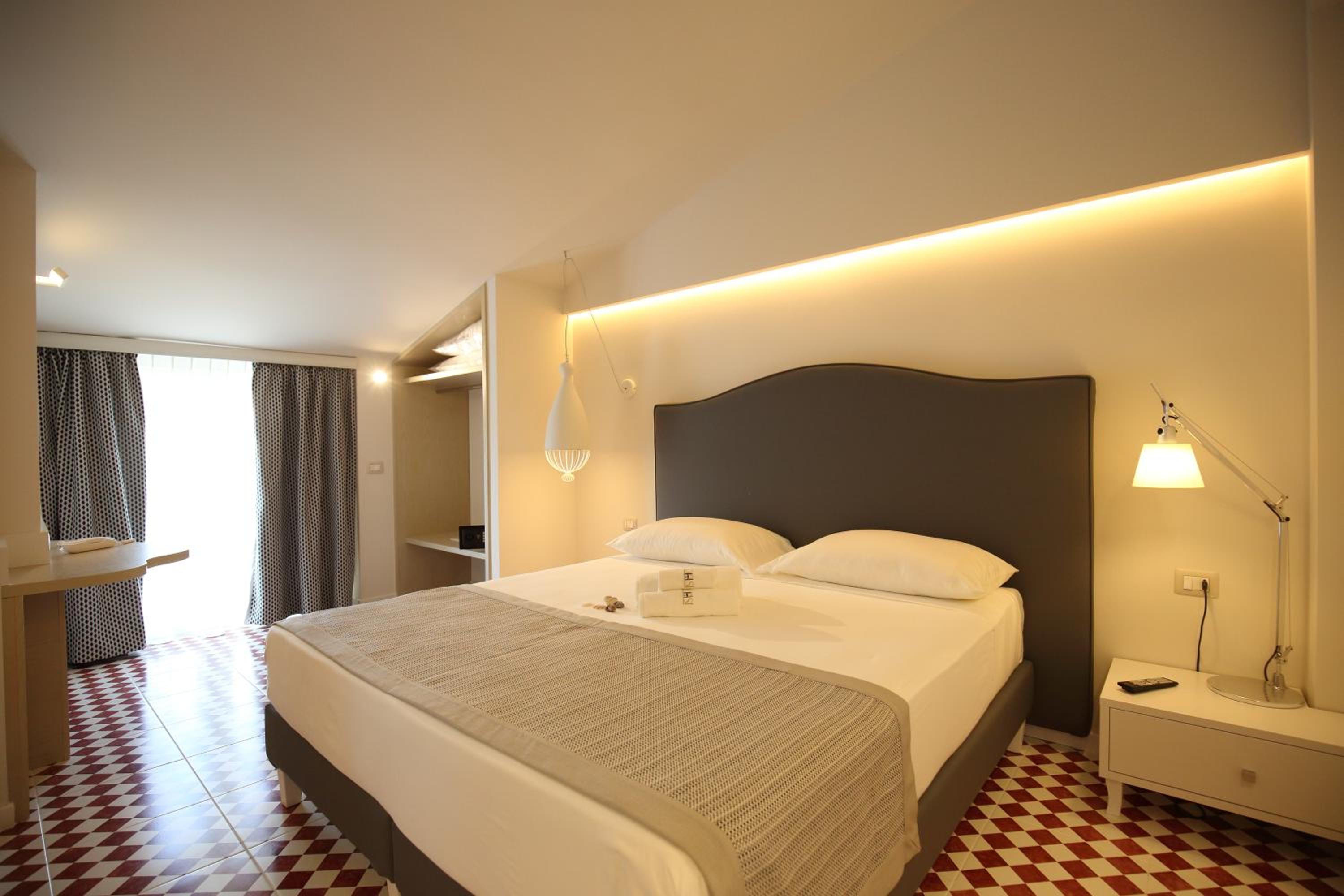 Suite - Photo 3