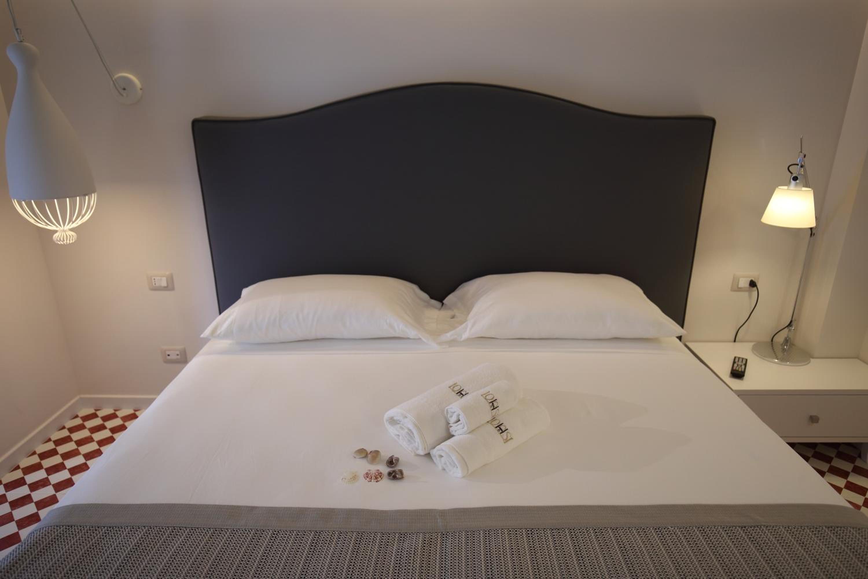 Suite - Photo 10