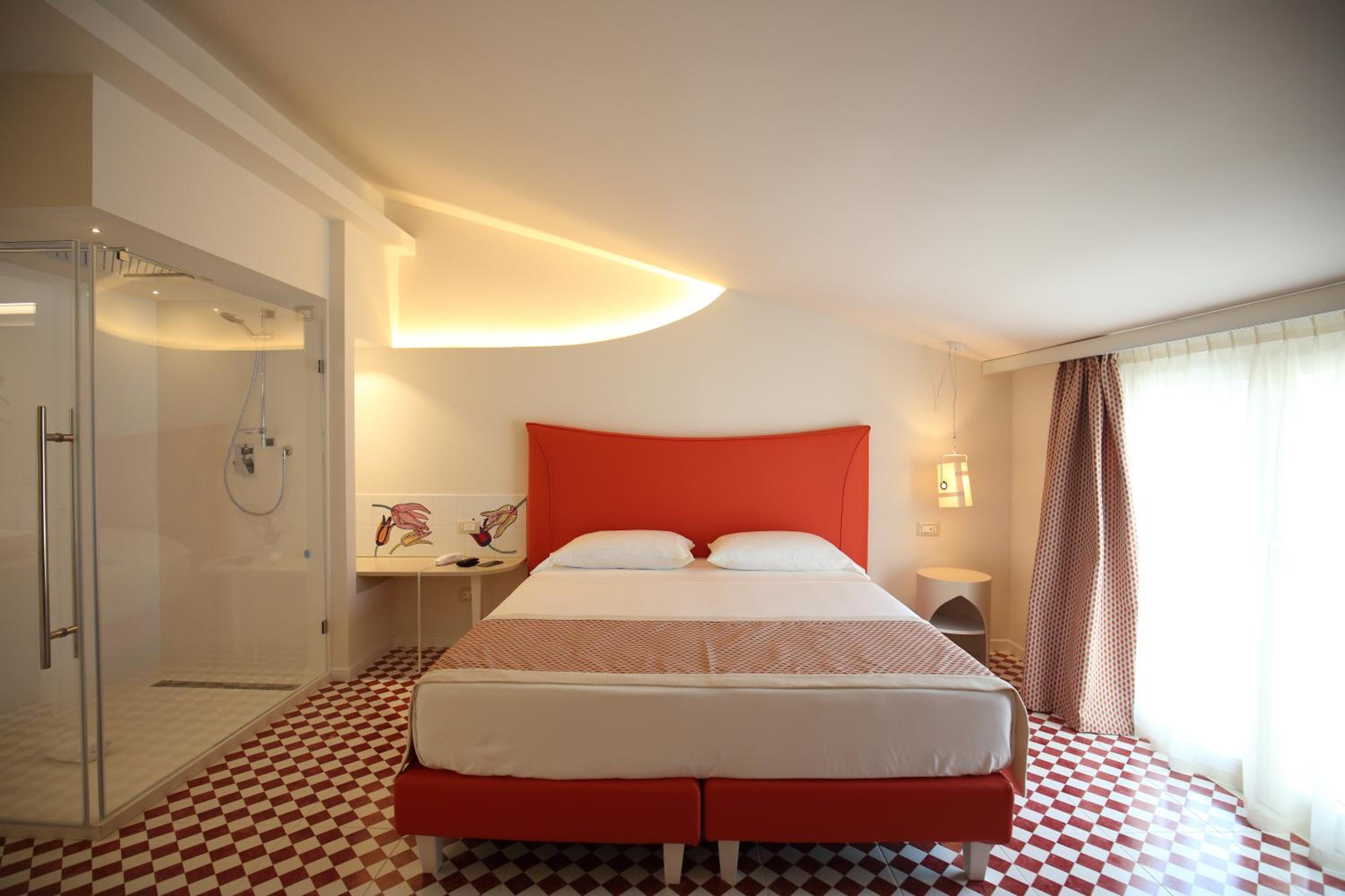 Suite - Photo 2