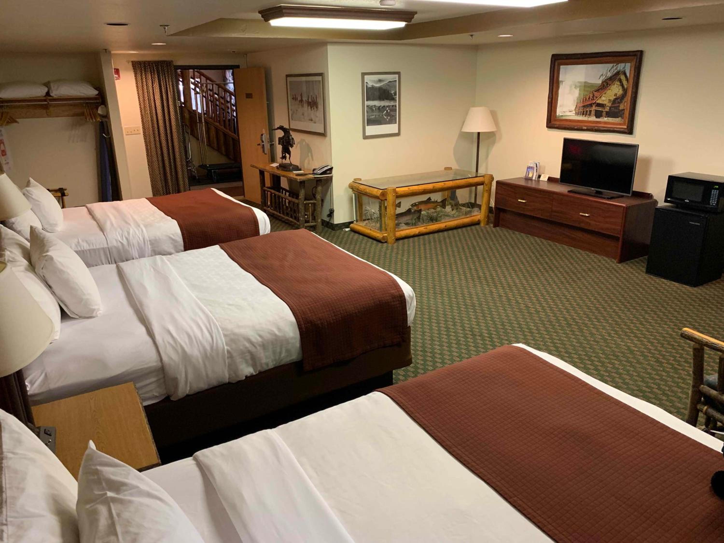 Triple Room - Non-Smoking photo 2