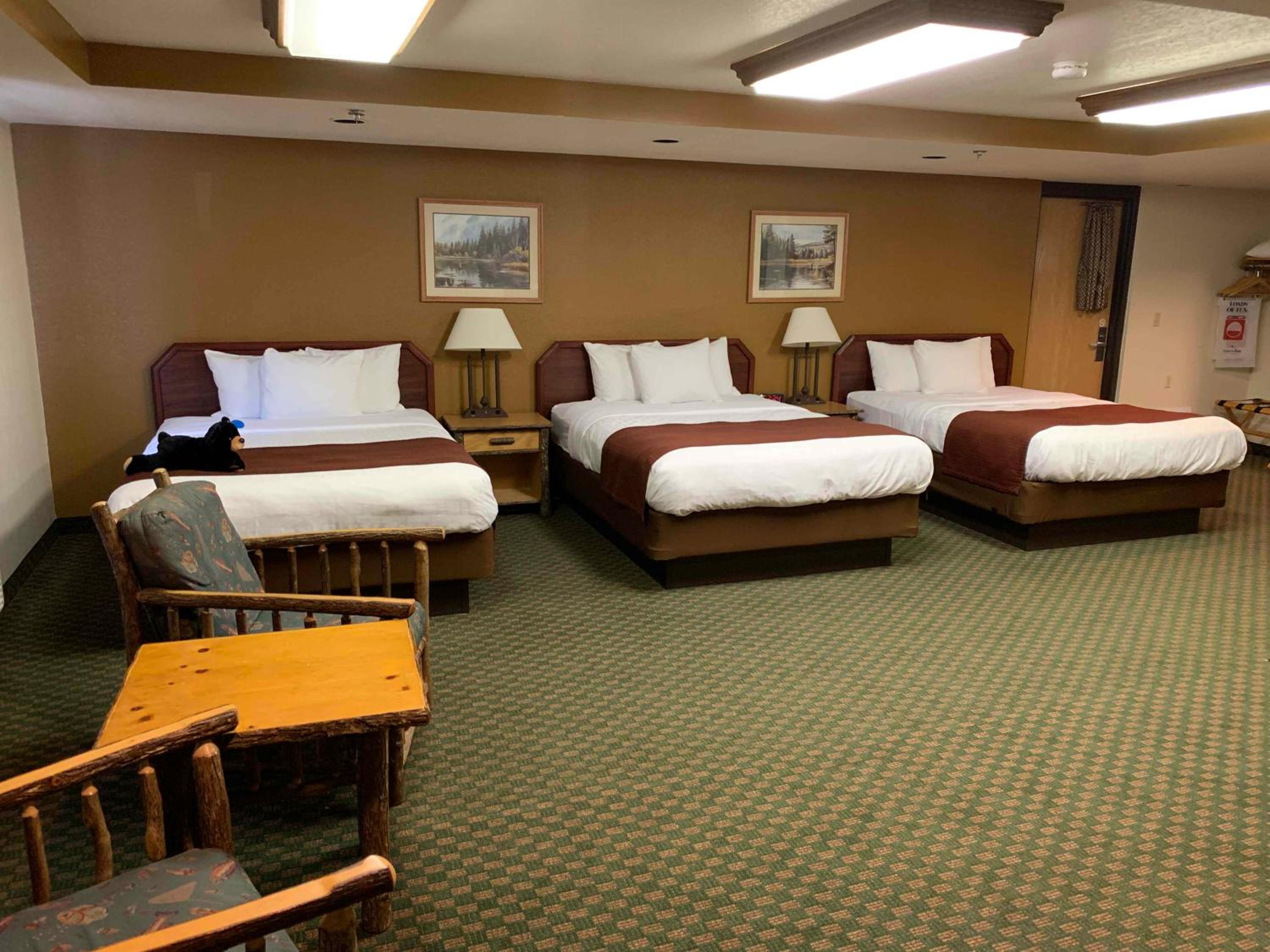 Triple Room - Non-Smoking photo 3