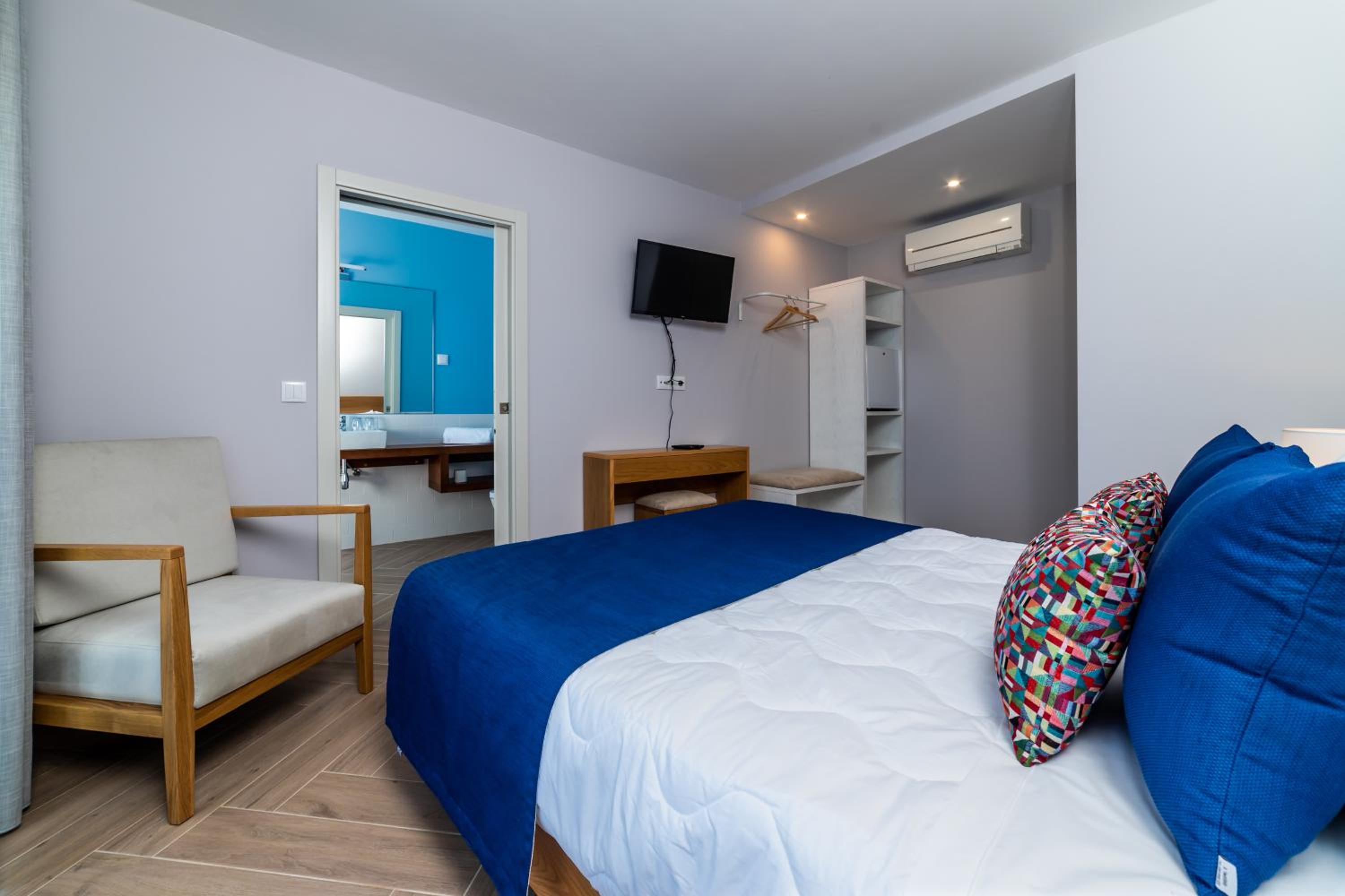 Double Room - Photo 4
