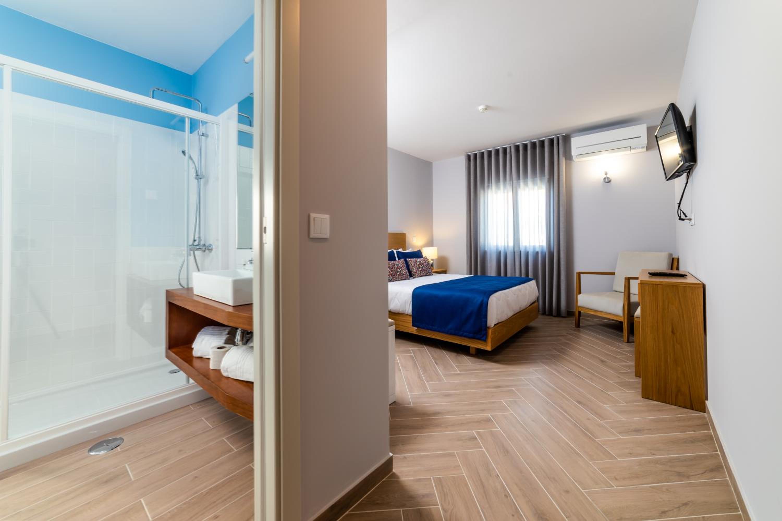 Double Room - Photo 8