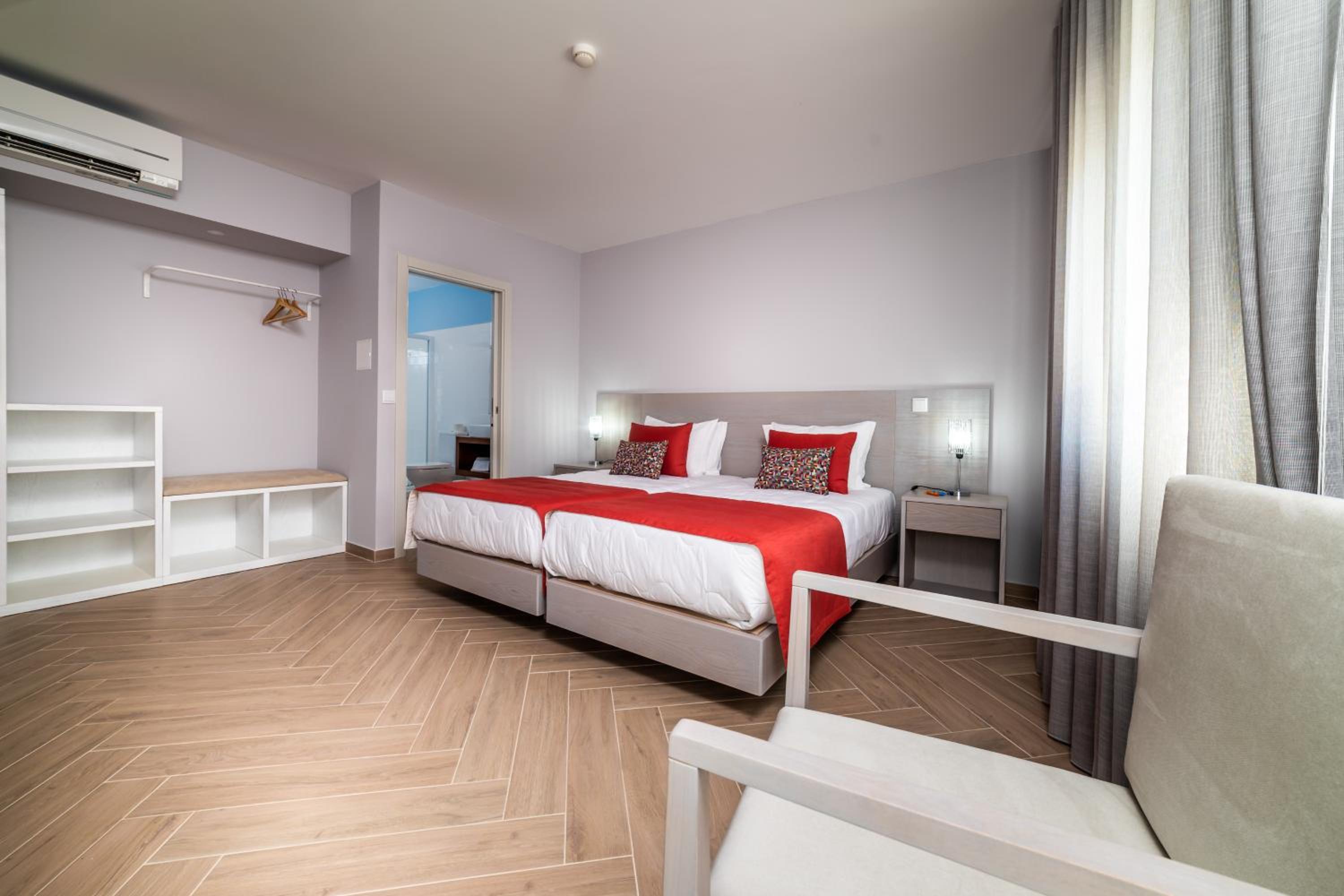 Double or Twin Room with Bathroom - Photo 1