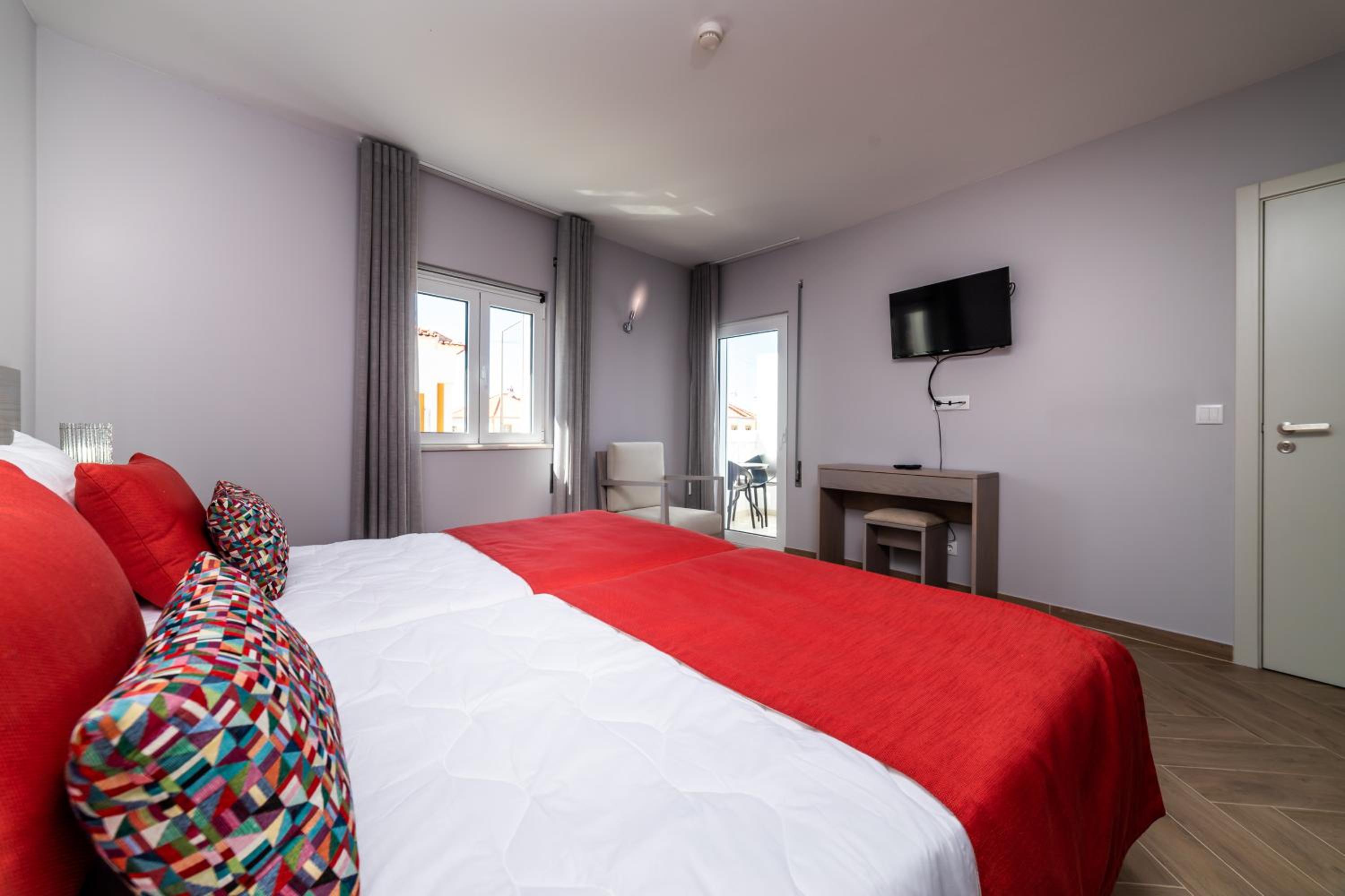 Double or Twin Room with Bathroom - Photo 6