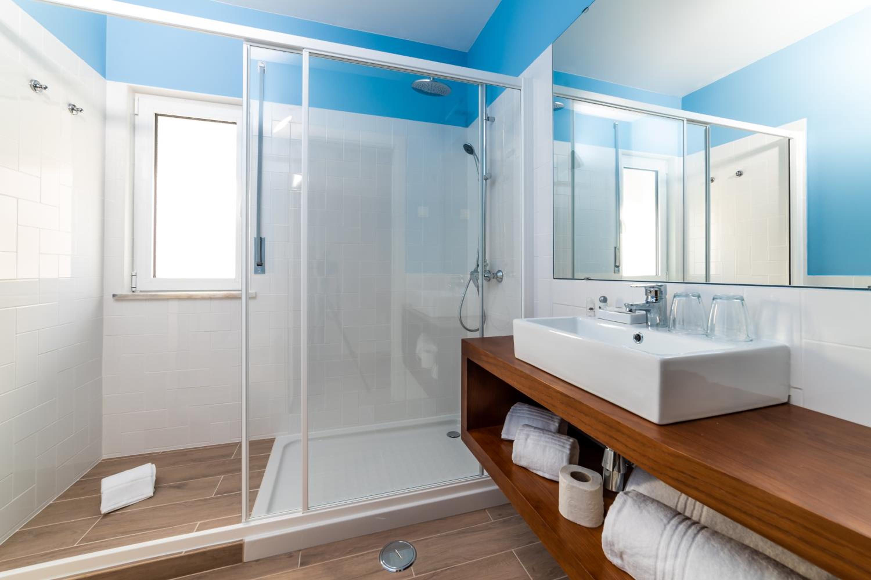 Double Room - Photo 9