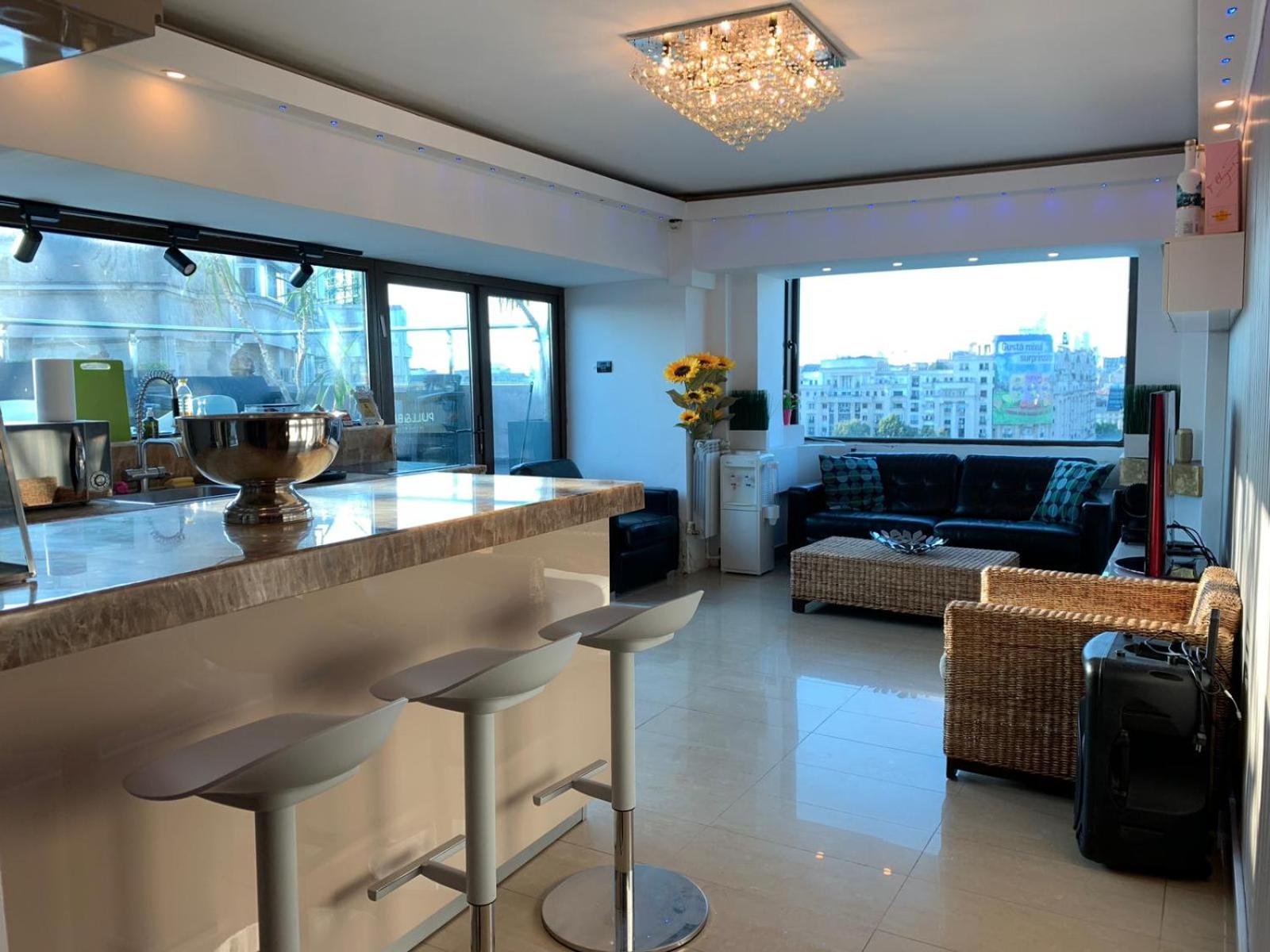 Penthouse Apartment - Photo 3