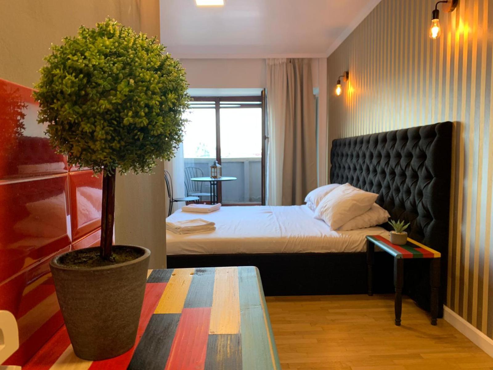 Apartment with Balcony - Photo 10