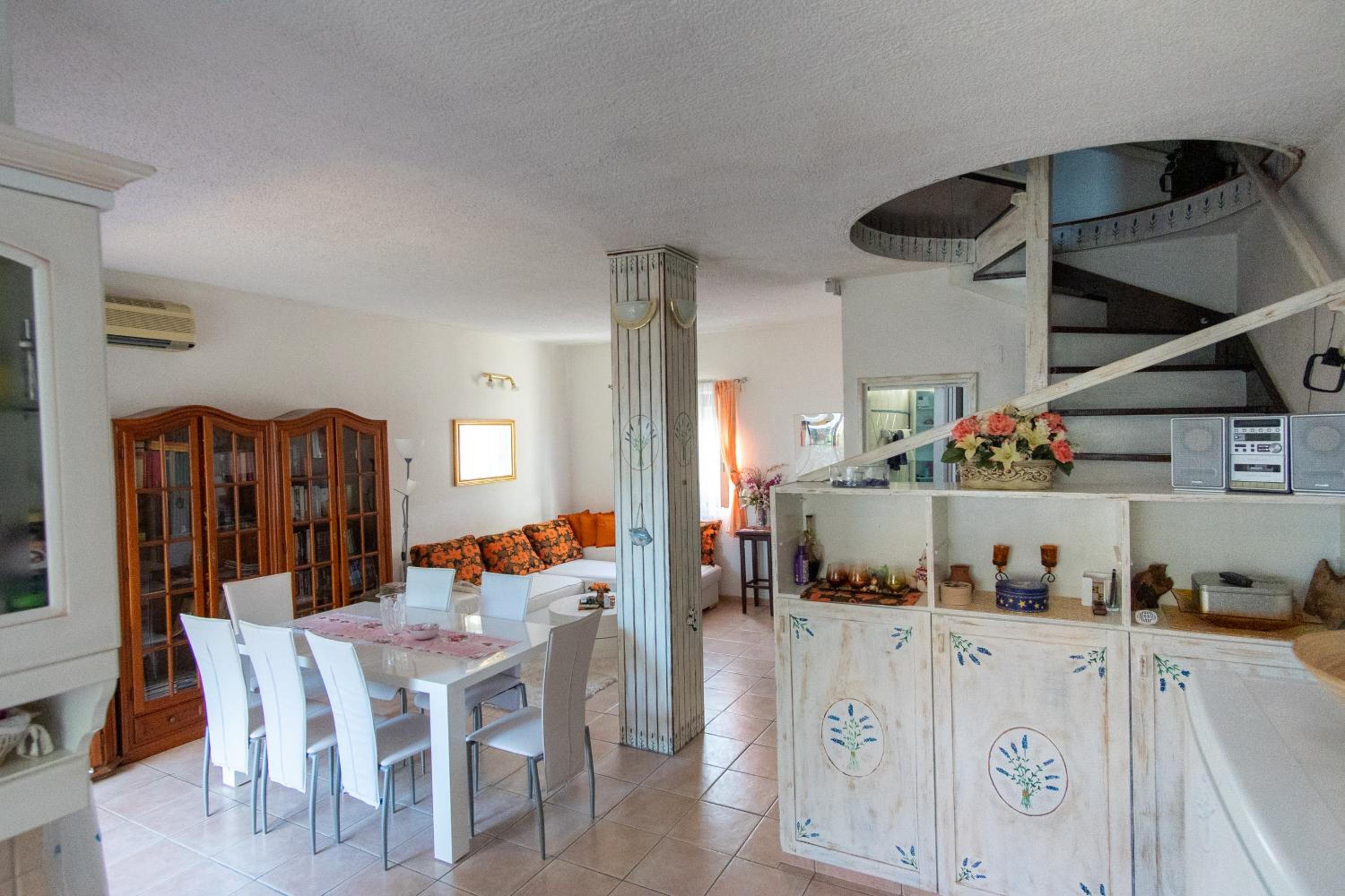 Three-Bedroom Villa photo 3