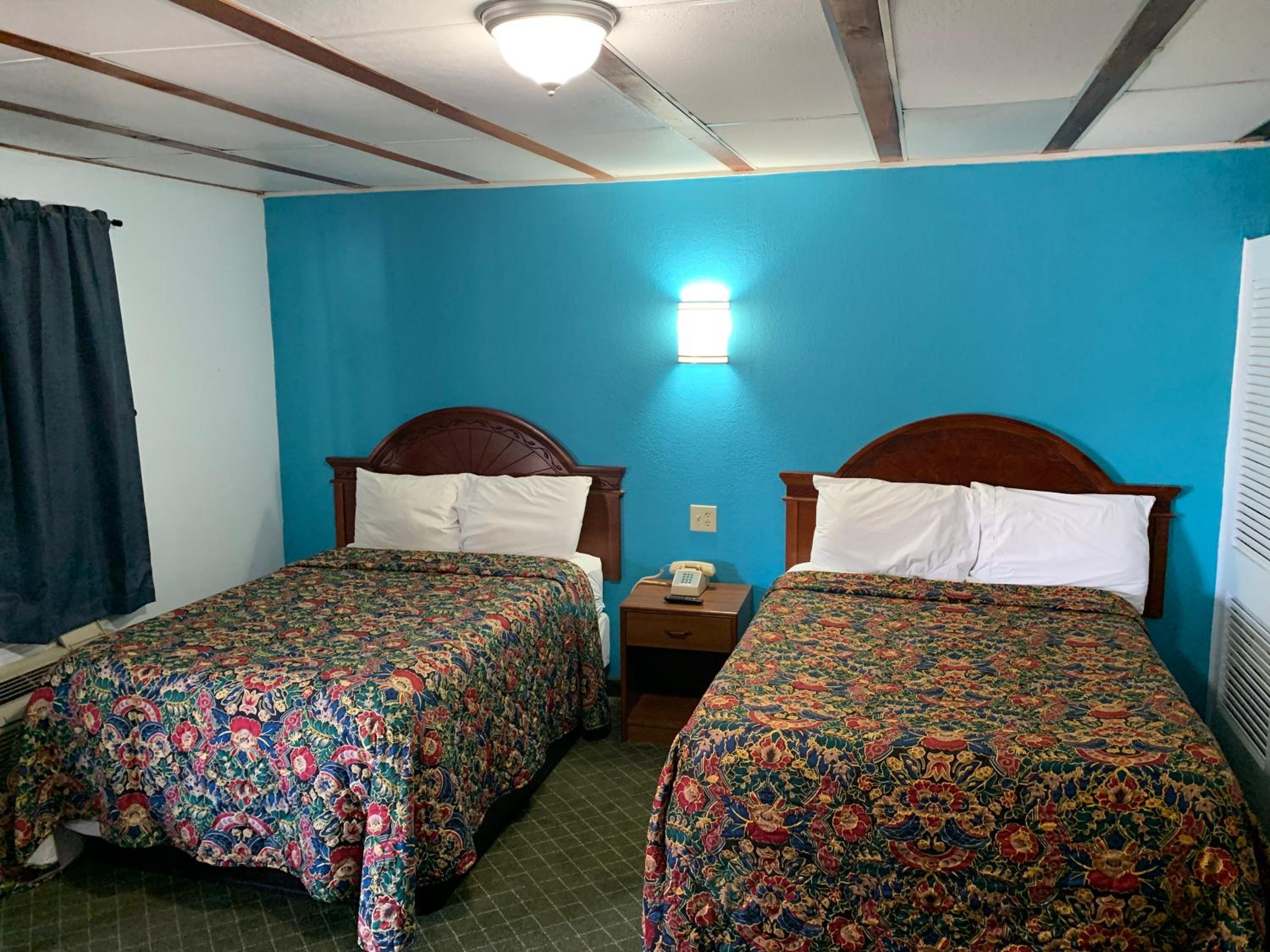 Standard Double Room With Two Beds - Non-smoking