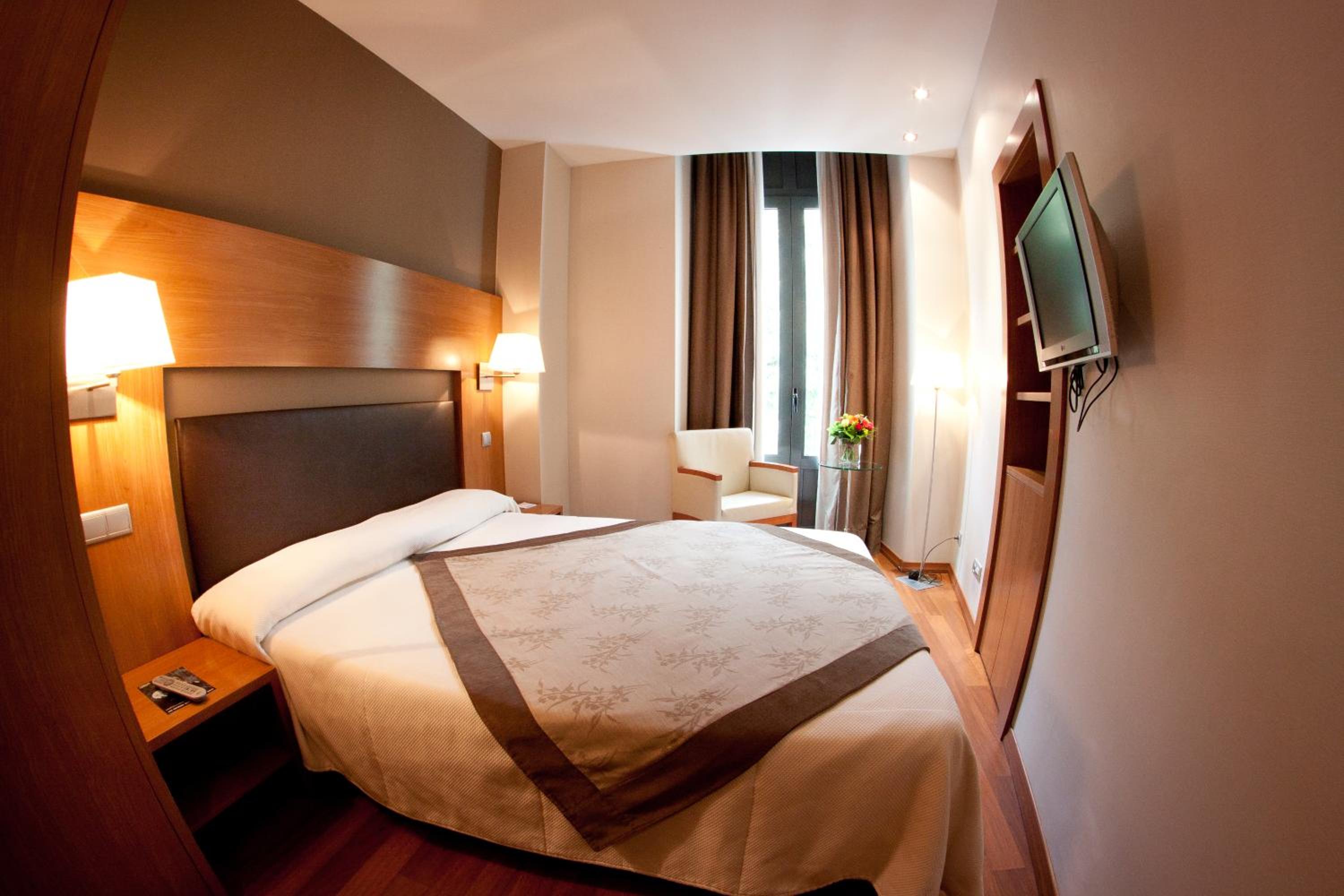 Standard Double Room photo 2