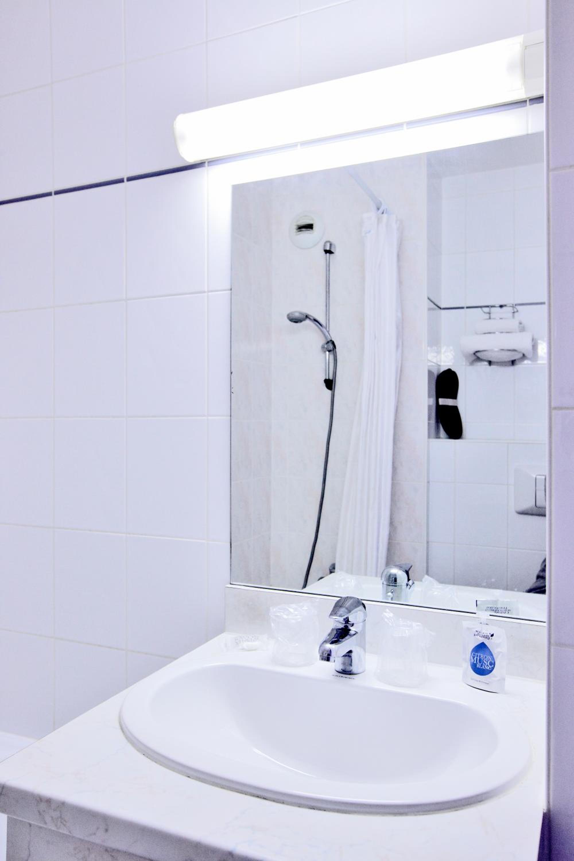 Double Room - Photo 4