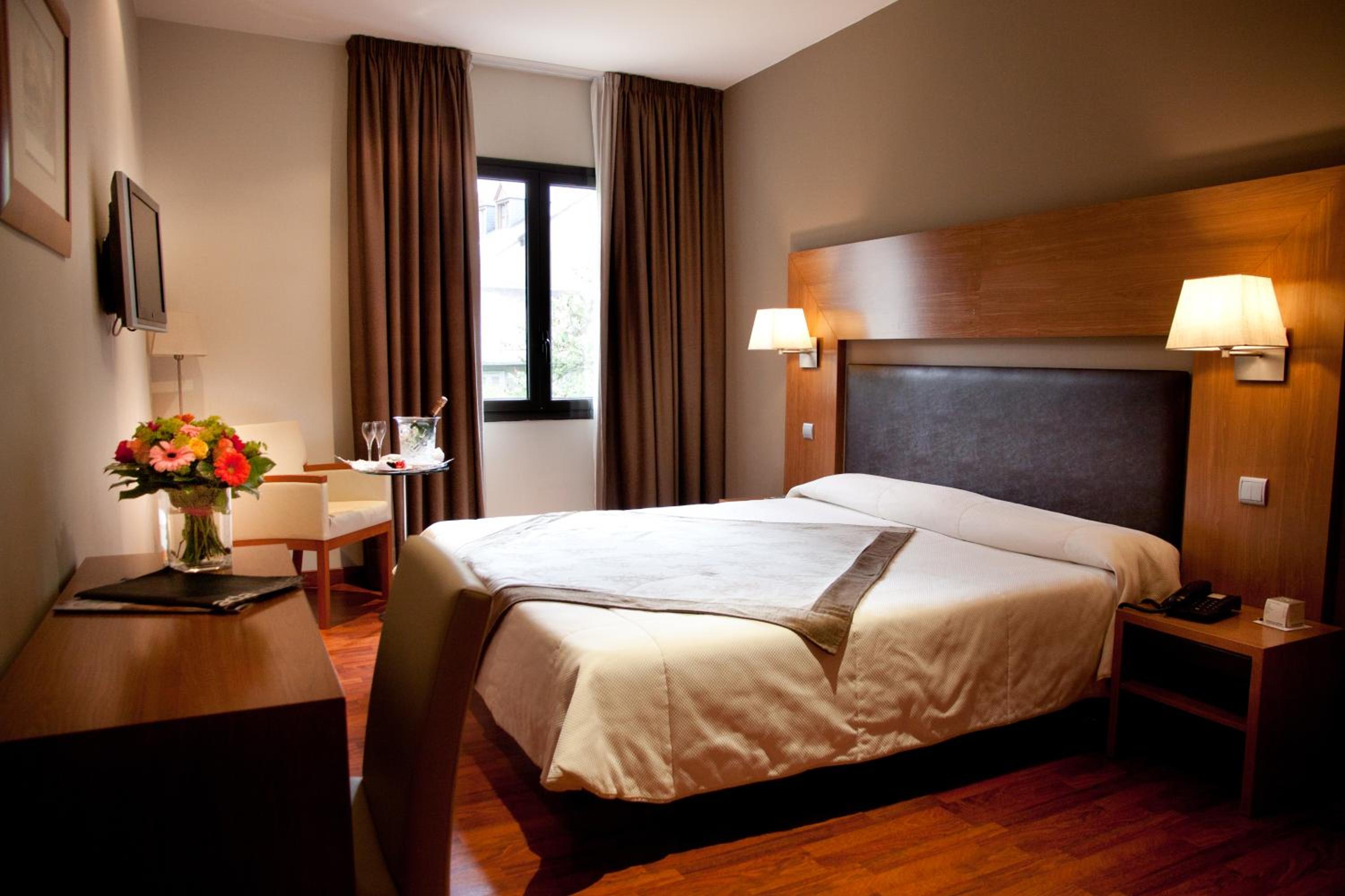 Superior Double or Twin Room photo 3