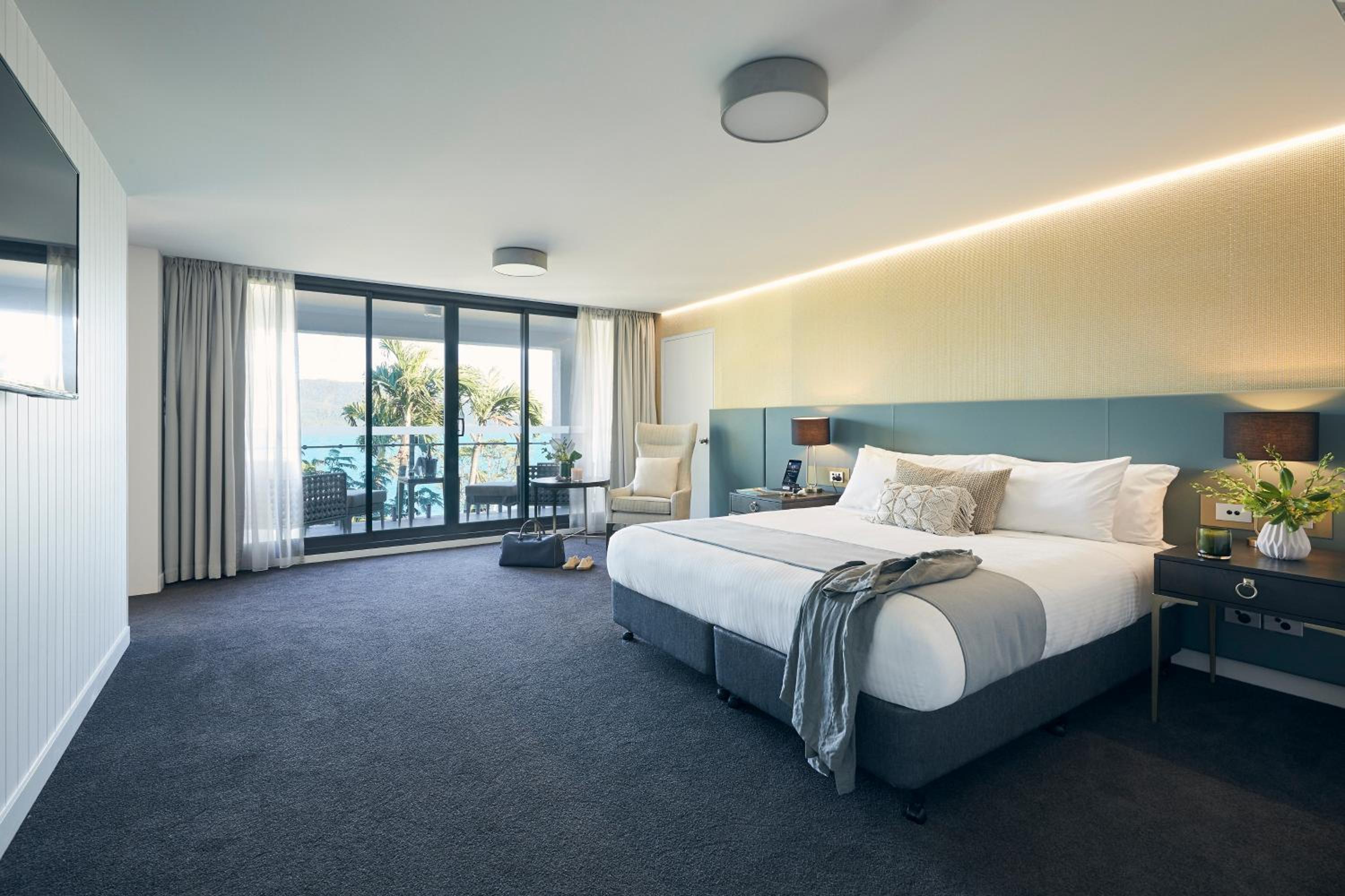Serenity Suite with One King Bed (Non Smoking) photo 1