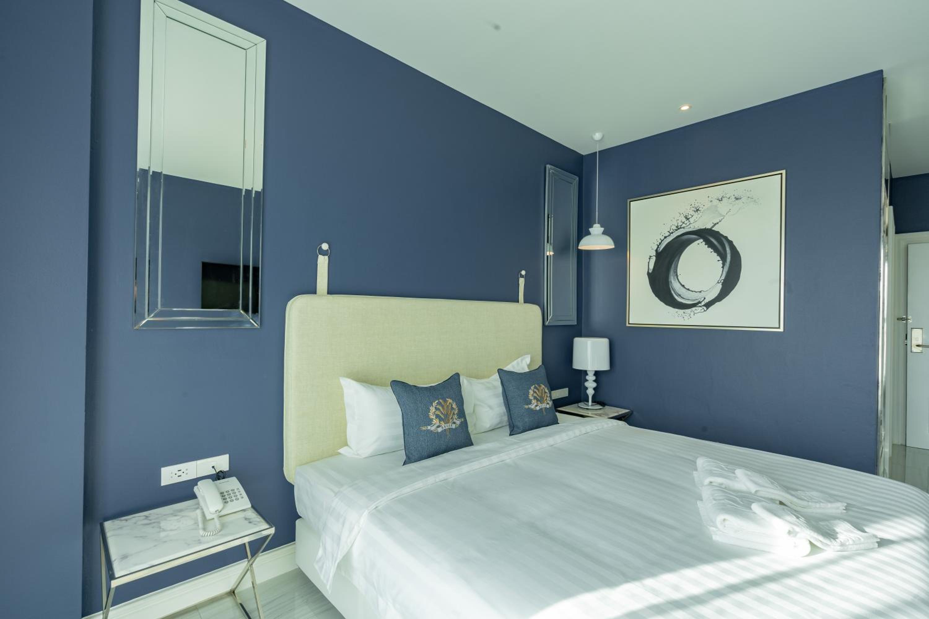 Standard Double Room - Photo 16