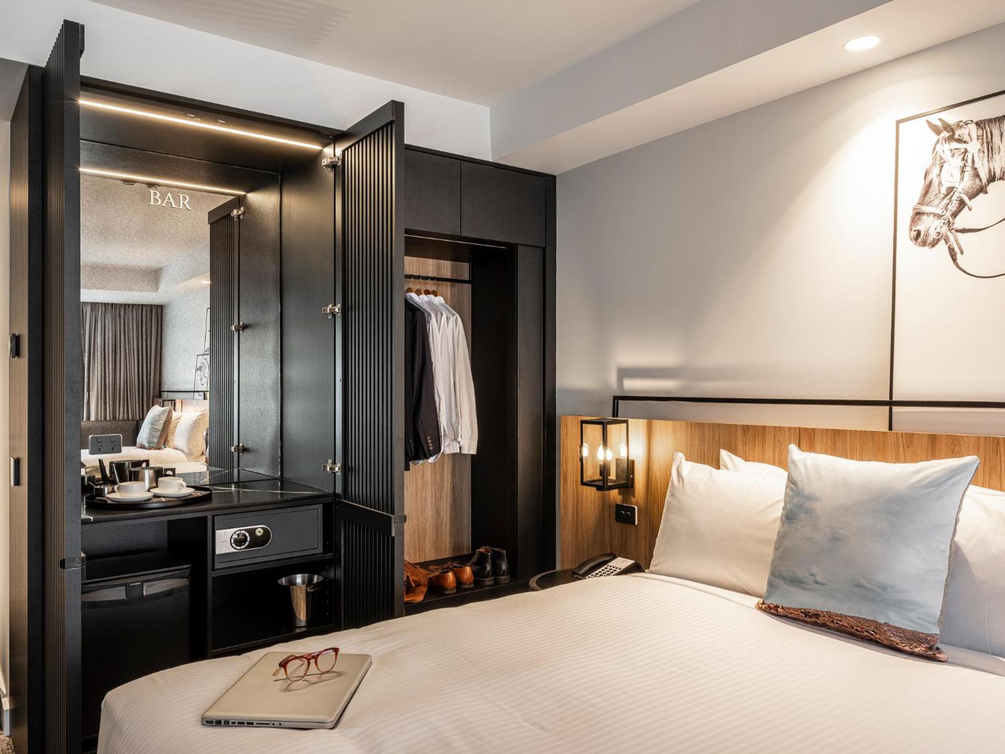 Deluxe King Room - Photo 1