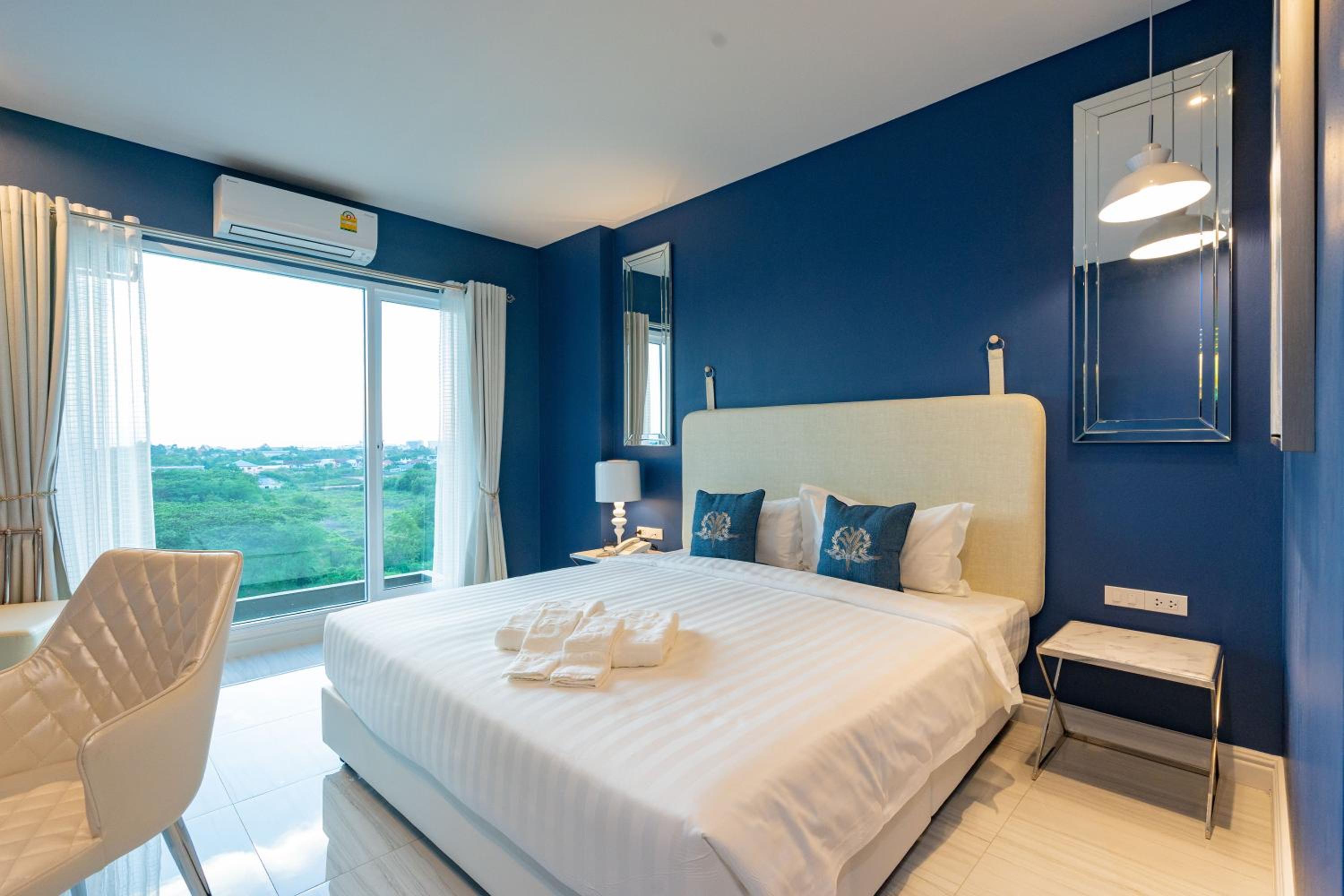 Standard Double Room - Photo 22