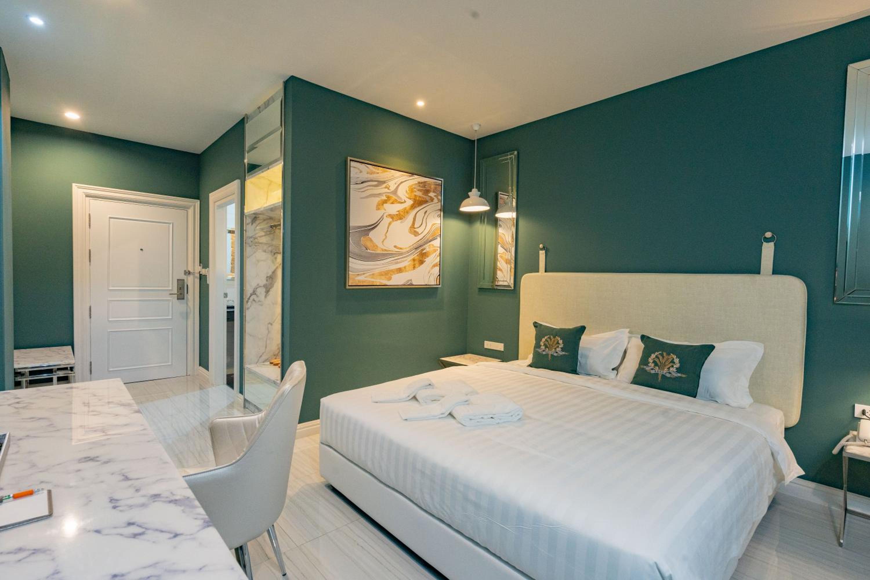 Standard Double Room - Photo 37