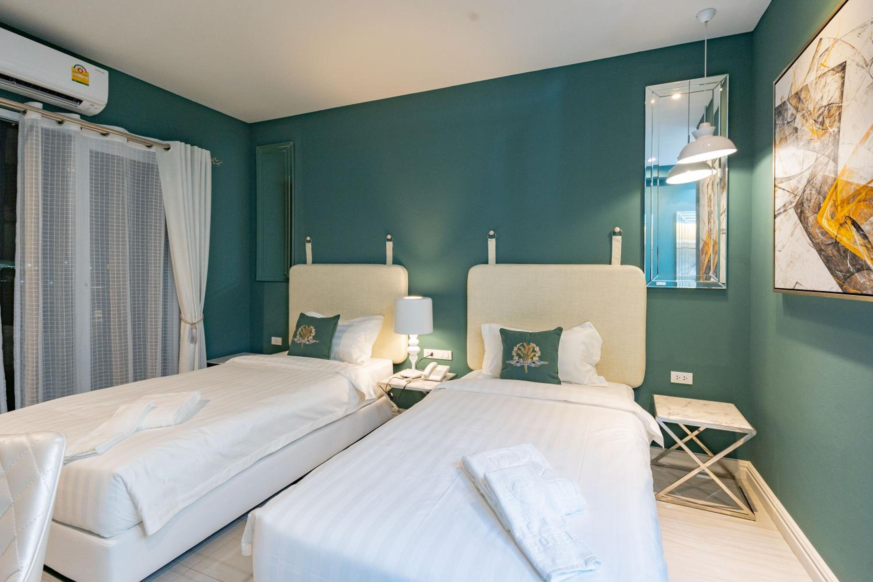 Standard Twin Room - Photo 3