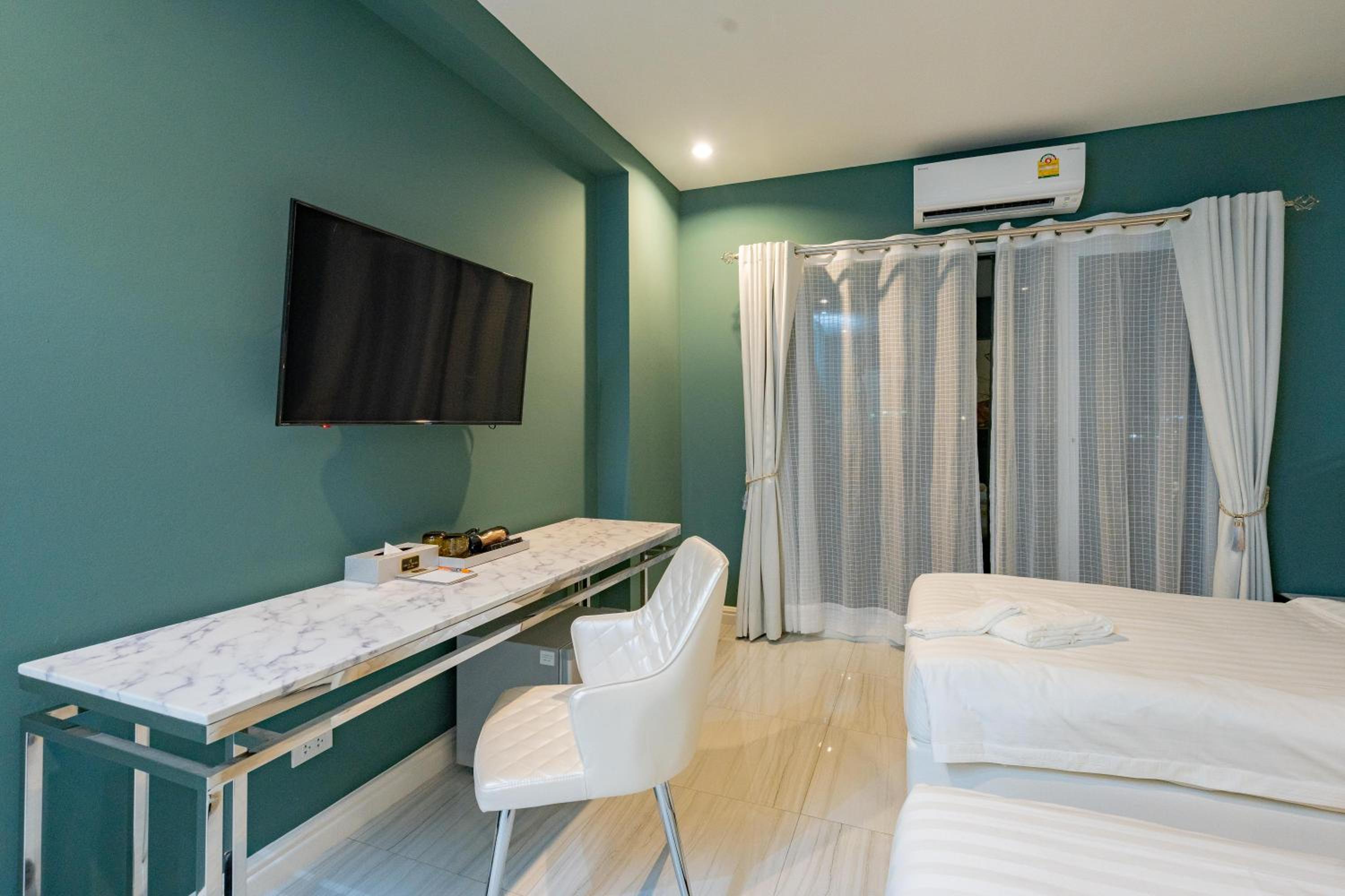 Standard Twin Room - Photo 4