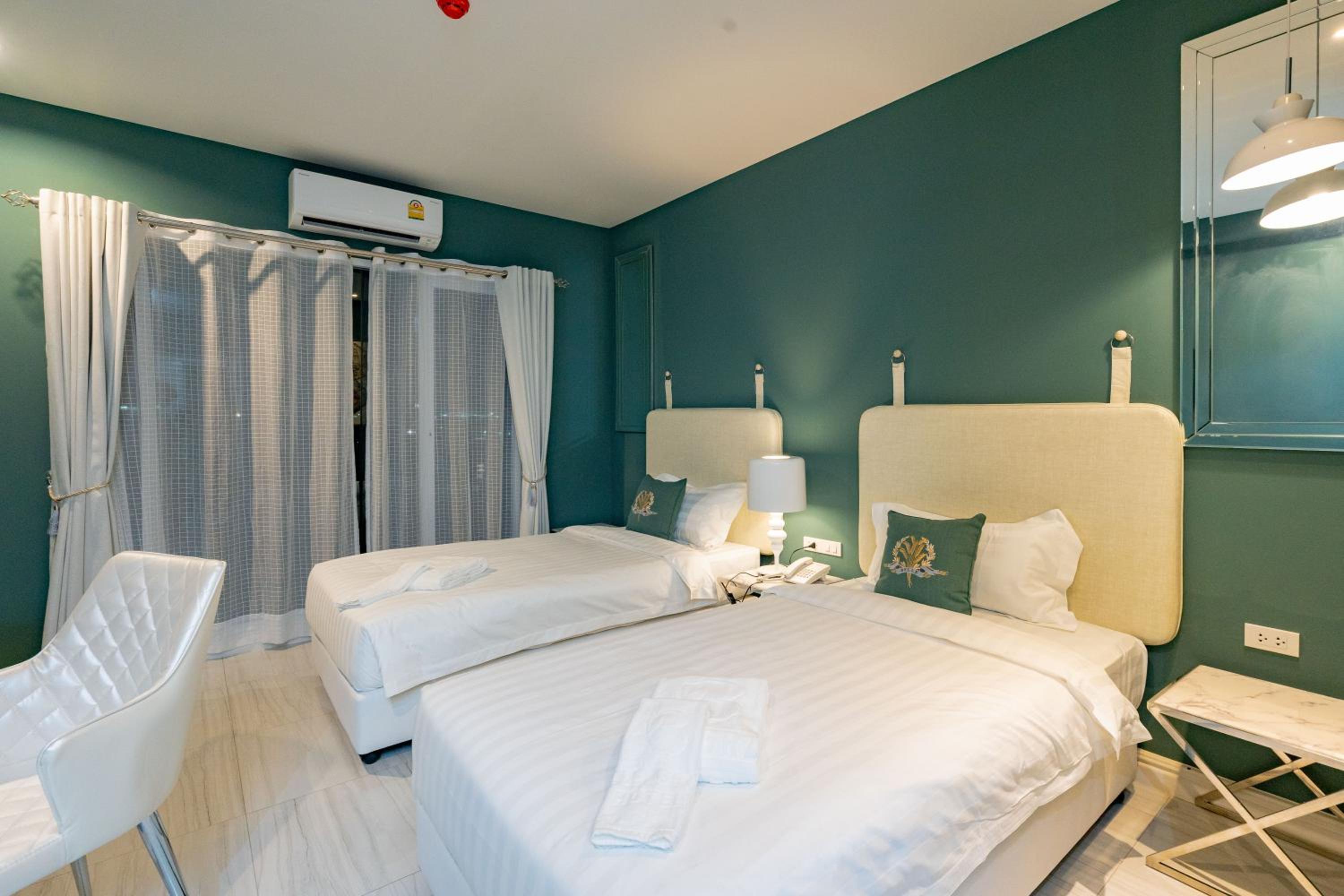 Standard Twin Room - Photo 5