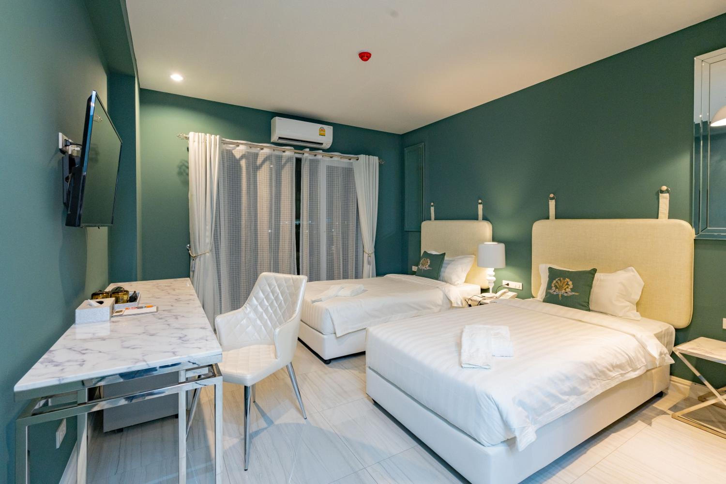 Standard Twin Room - Photo 6