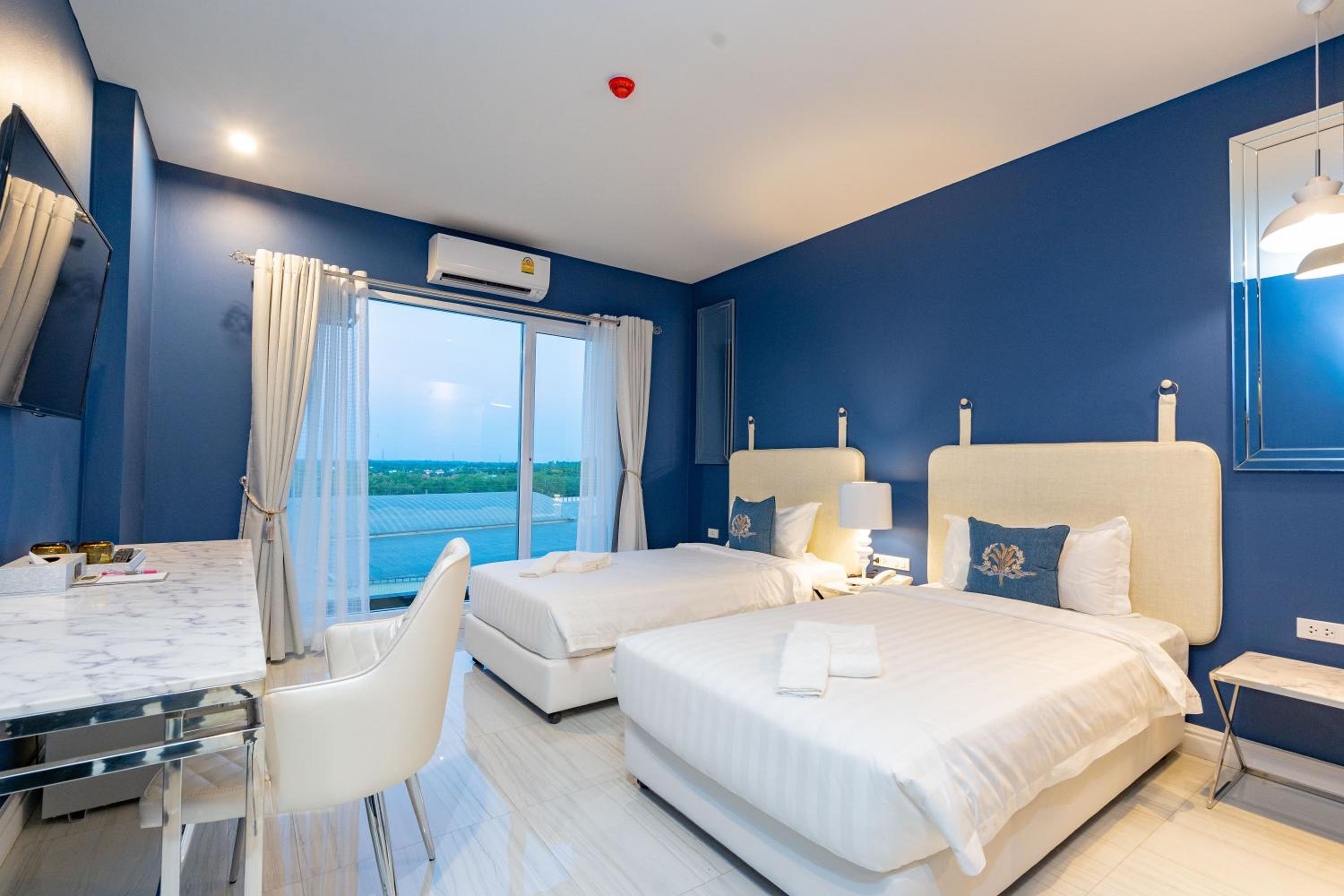 Standard Twin Room - Photo 10