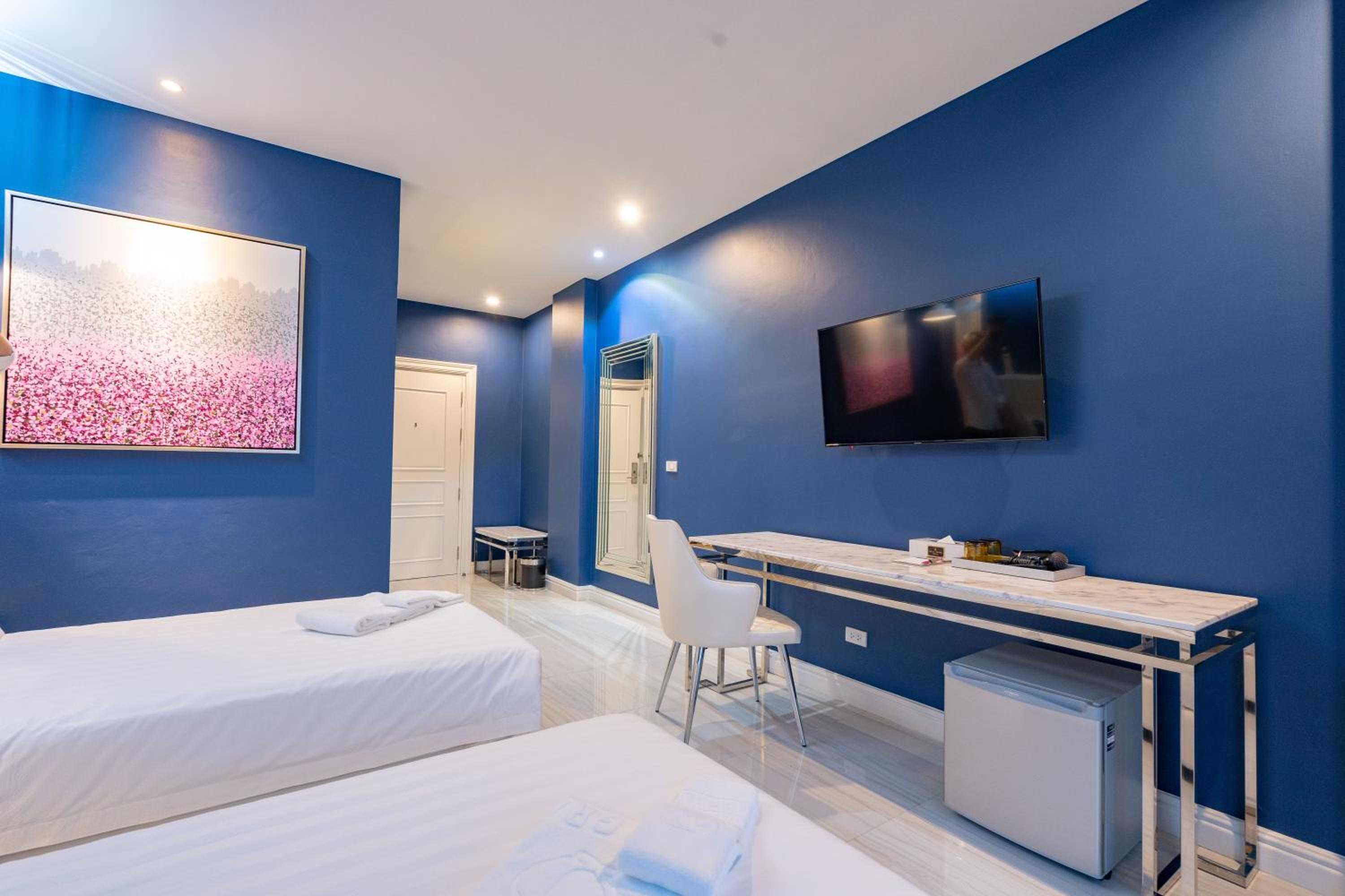 Standard Twin Room - Photo 11