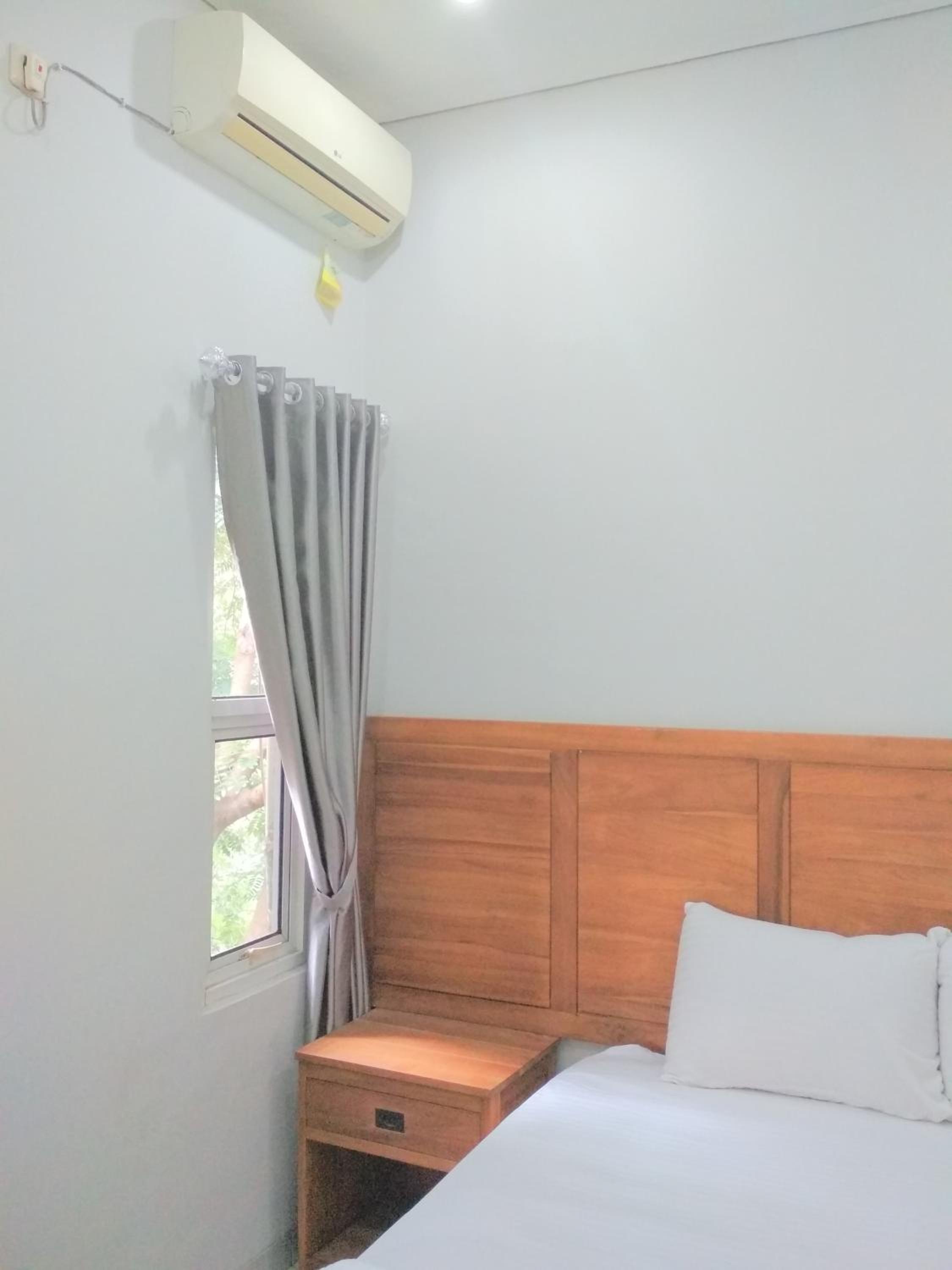 Twin Room with Private External Bathroom - Photo 7