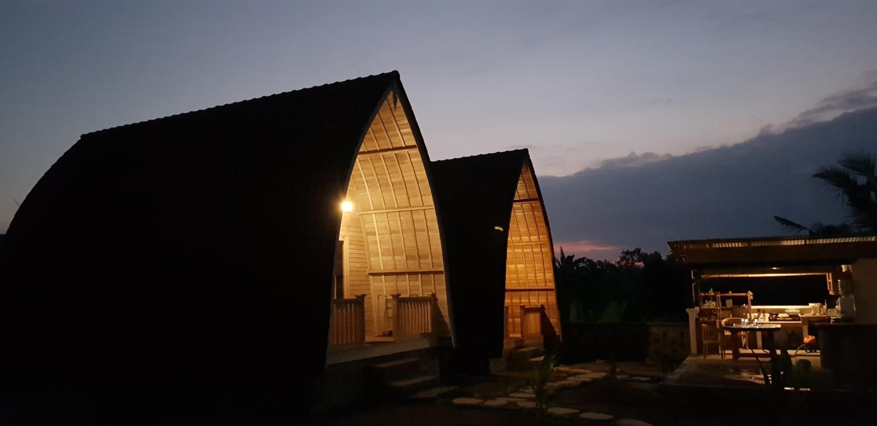Bungalow with Garden View - Photo 6